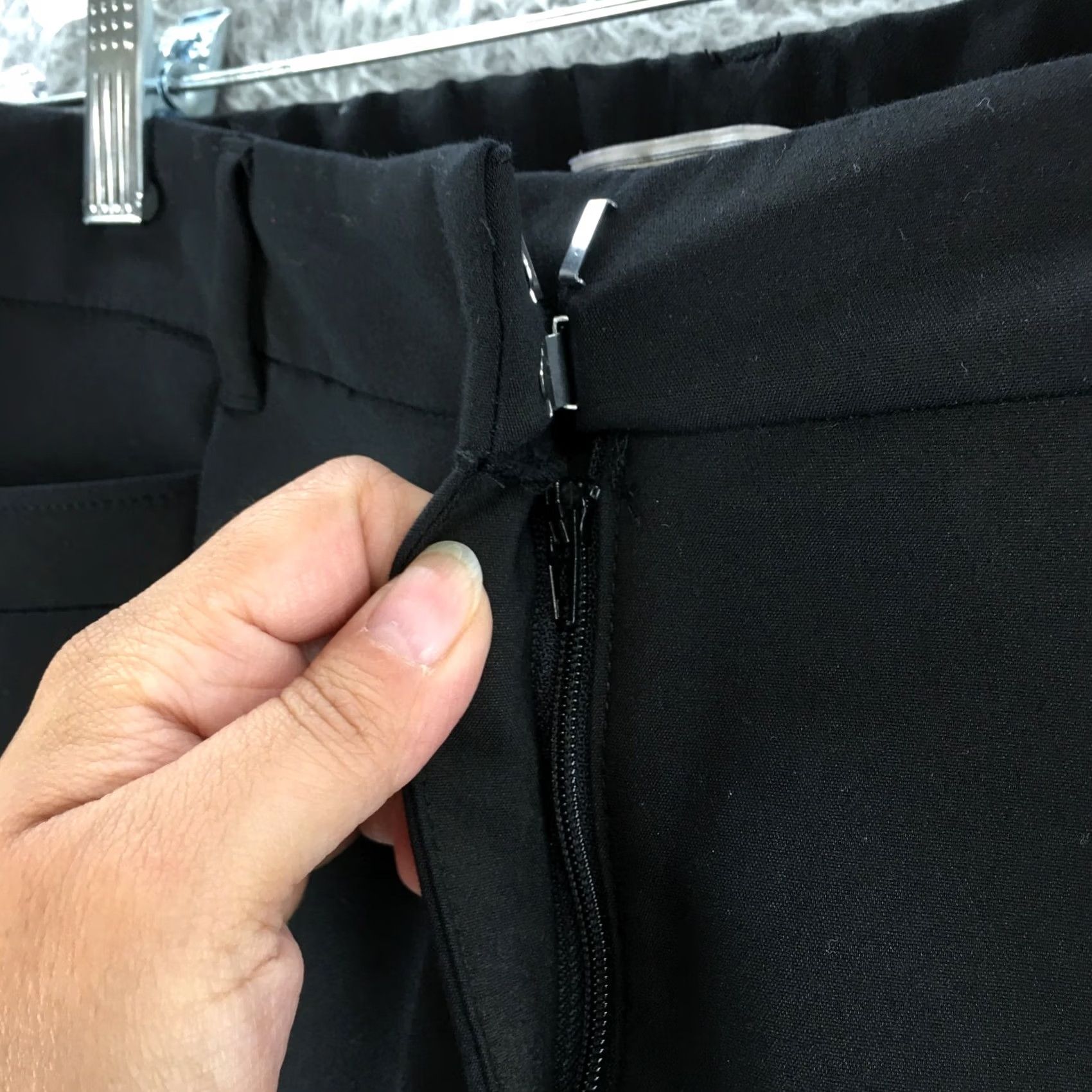 Vintage Dana Buchman Dress Pants Womens 6 Black Mid Rise Zip Fly Belted Straight Trousers Pants Size 28" / US 6 / IT 42 - 4 Thumbnail