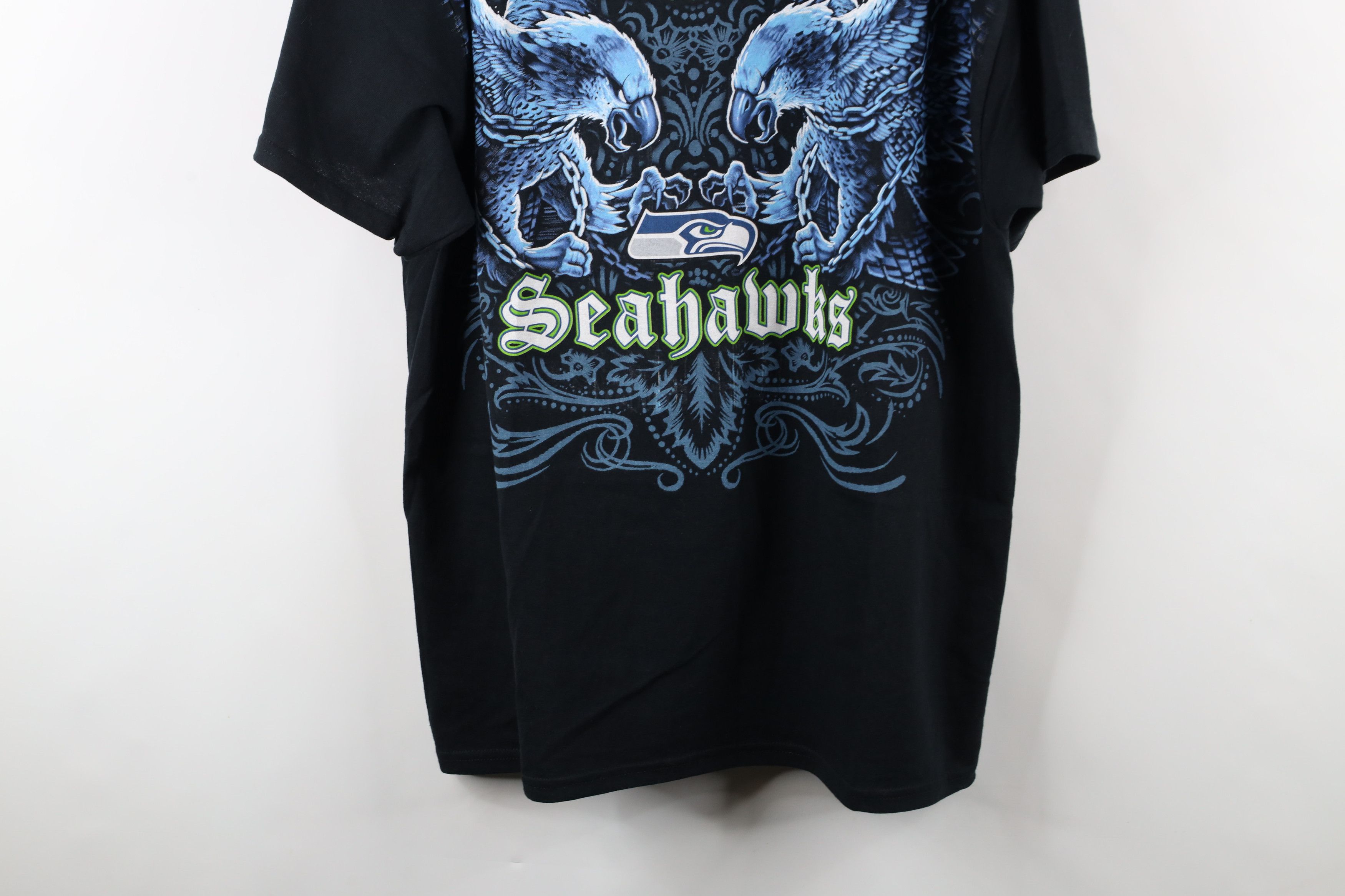 Majestic × Vintage Vintage Majestic Seattle Seahawks Football Tribal T-Shirt Size US XXL / EU 58 / 5 - 3 Thumbnail