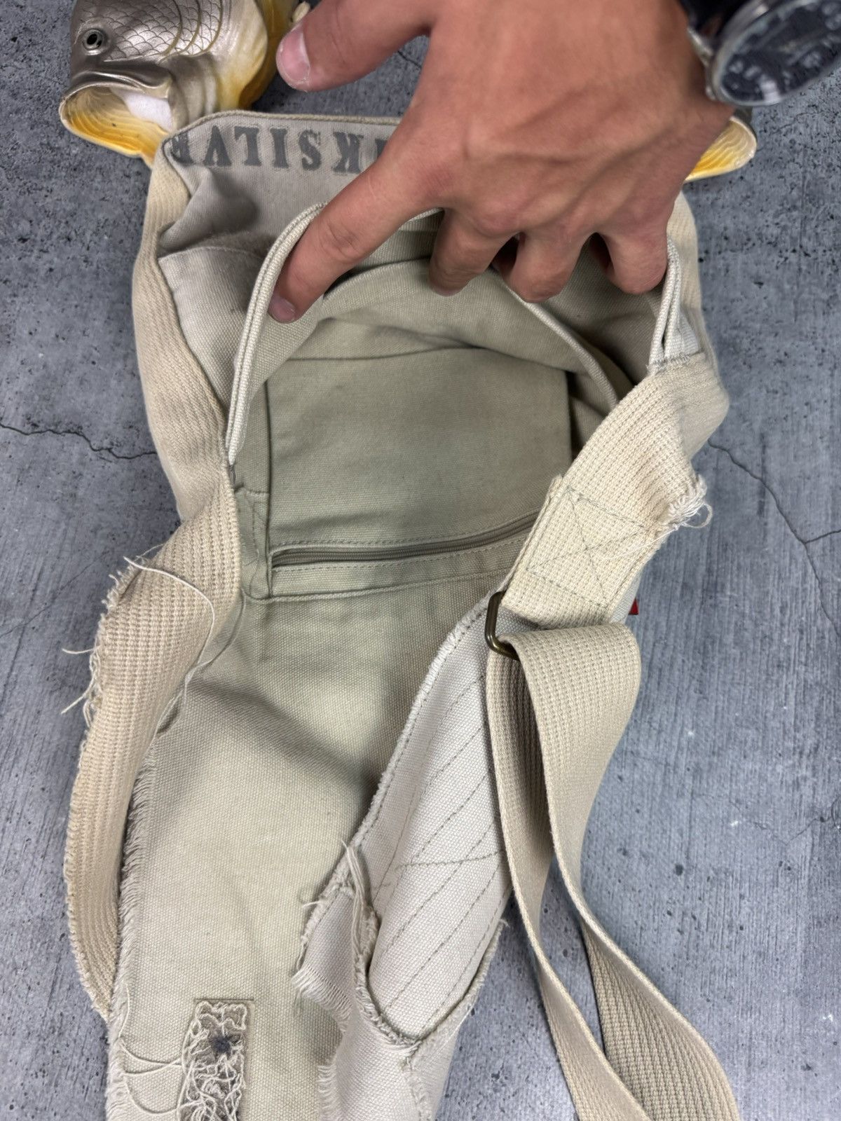 Quiksilver Vintage Quiksilver Avant-Garde Sling Bag Y2K Hype Size ONE SIZE - 6 Thumbnail