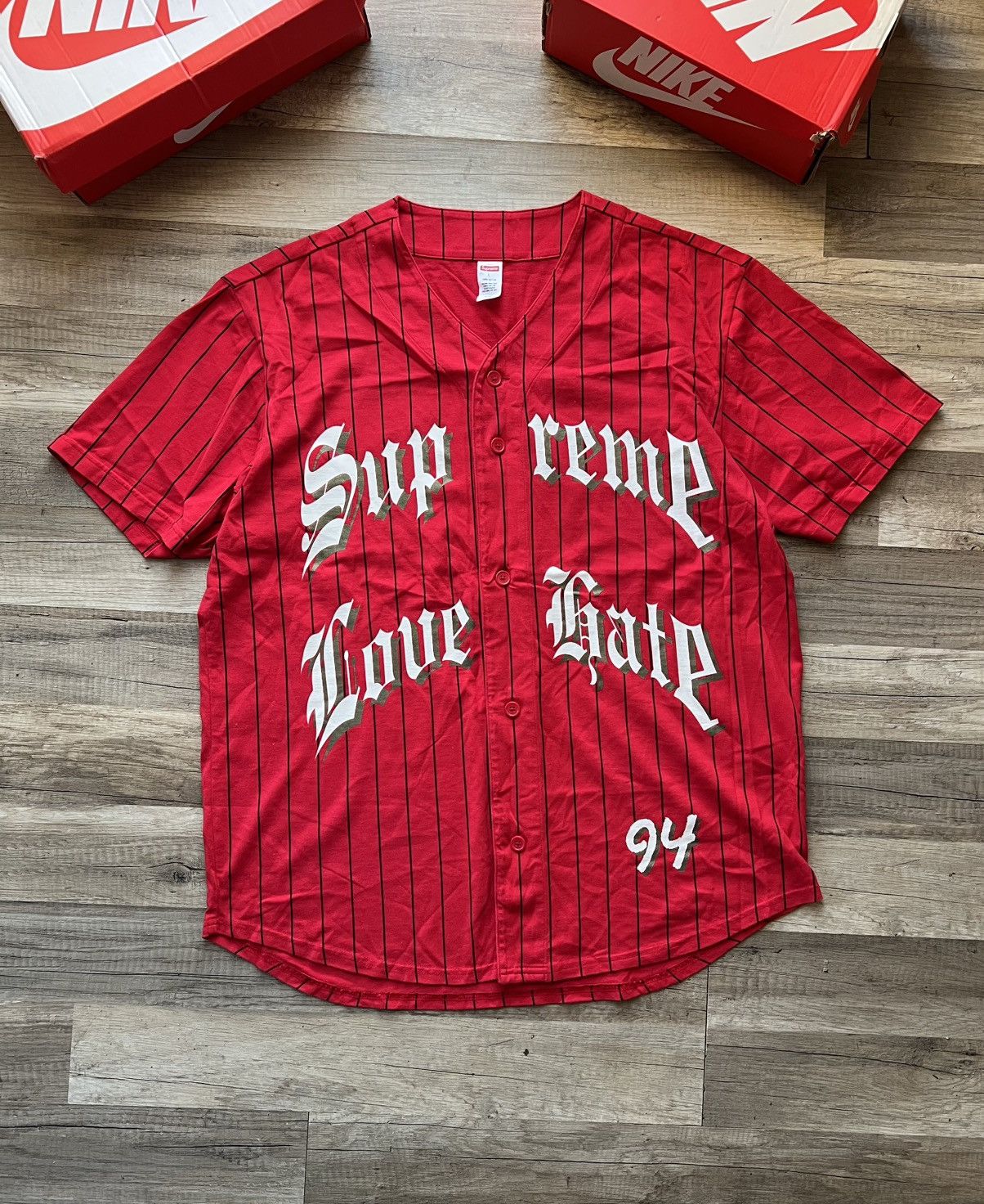 Supreme Supreme Love Hate Red Baseball Jersey size L Button up 2019 Size US L / EU 52-54 / 3 - 1 Thumbnail