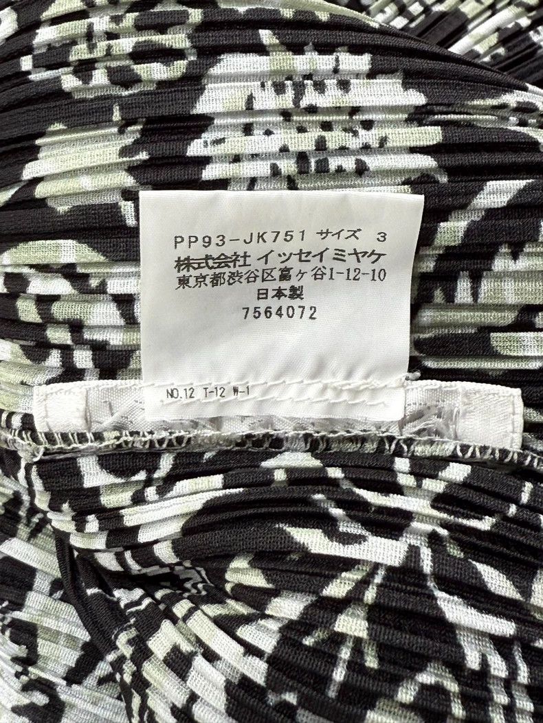 Issey Miyake Issey Miyake size:3 A black and grey plant and floral top Size XS / US 0-2 / IT 36-38 - 5 Thumbnail