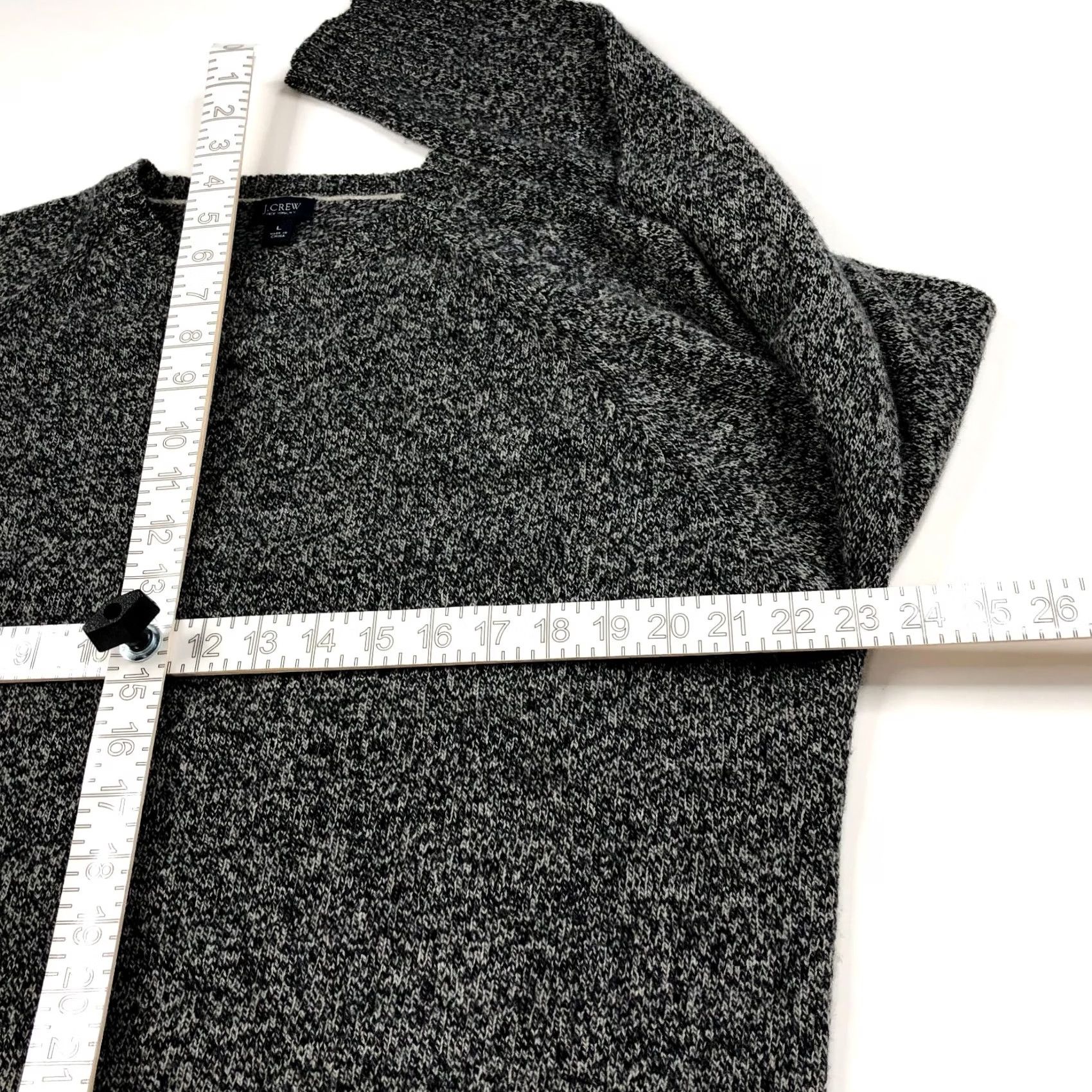 J.Crew J.Crew Men's L Pullover Sweater Long Sleeve Marled Black Gray 100% Lambswool HOLE Size US L / EU 52-54 / 3 - 5 Thumbnail