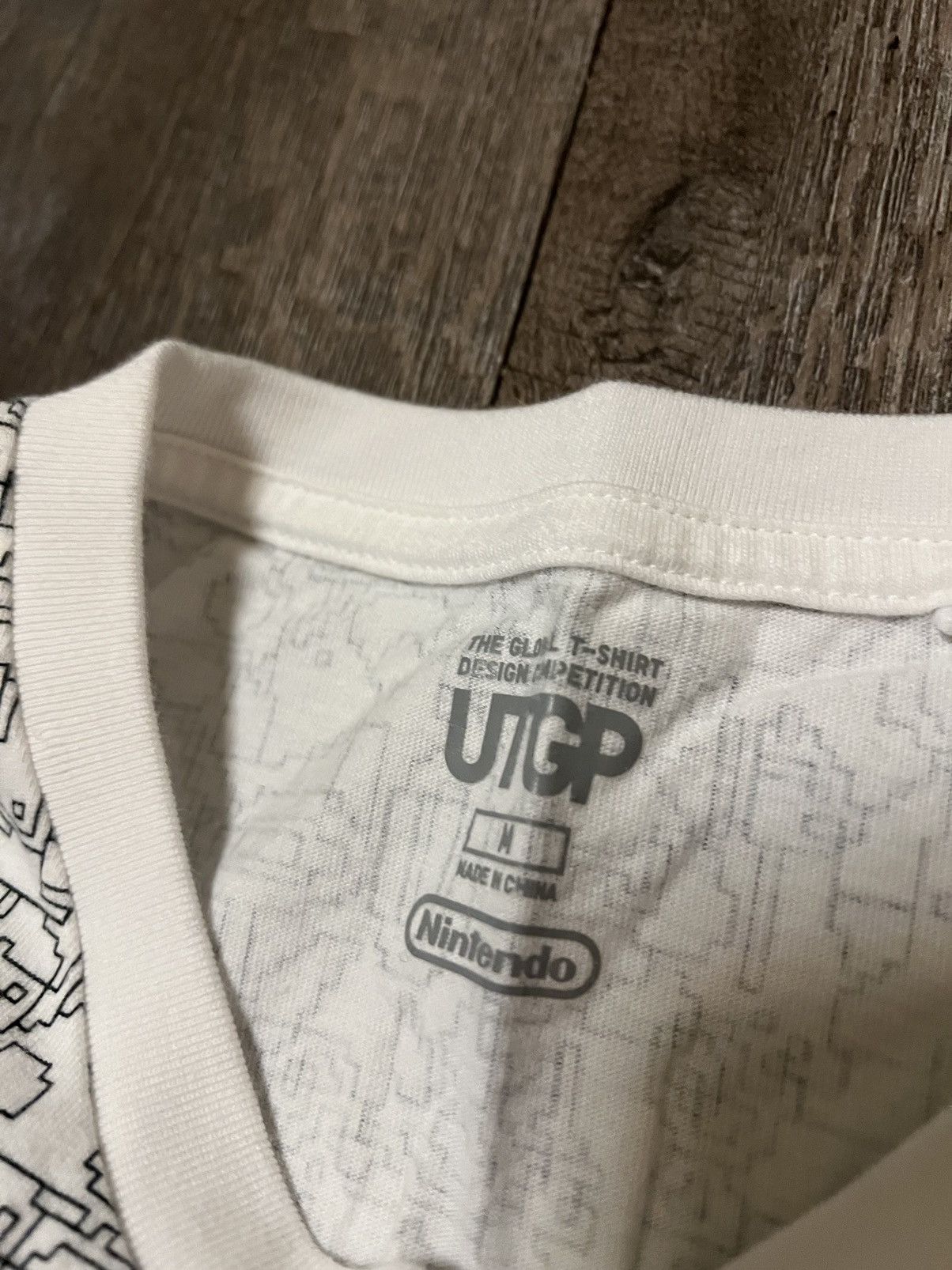 Nintendo Nintendo Super Mario Design Competition AOP Shirt Size m Size US M / EU 48-50 / 2 - 5 Thumbnail