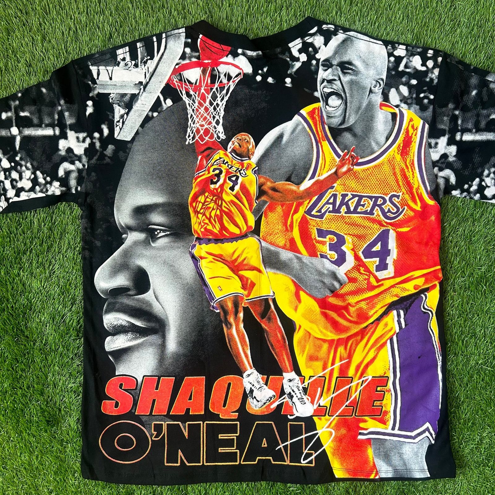 Vintage Big Shaq All Over Tee Size US L / EU 52-54 / 3 - 2 Thumbnail