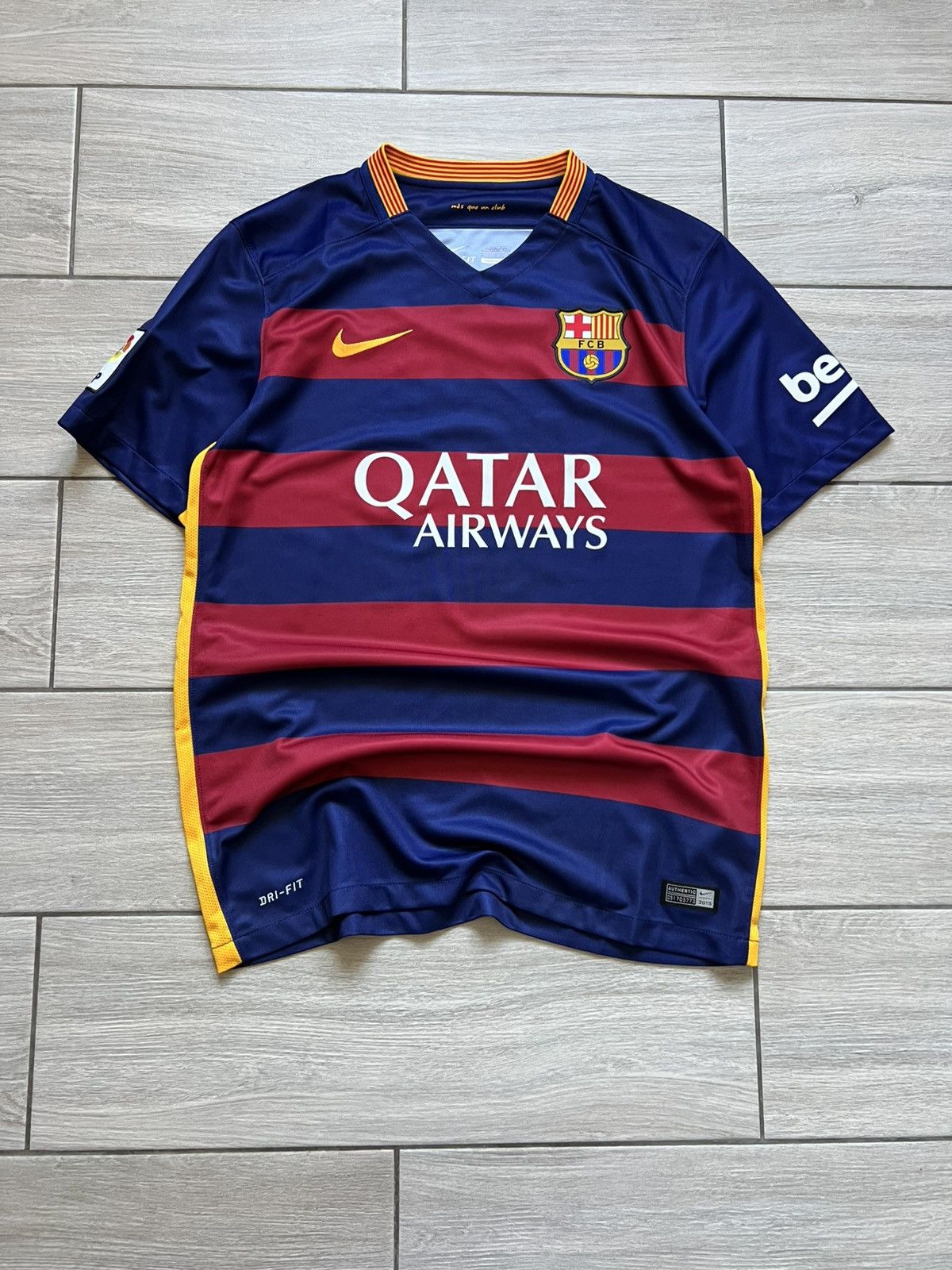 Nike Nike Barcelona 2015/2016 Messi Home Away Jersey T-Shirt Size US M / EU 48-50 / 2 - 2 Thumbnail