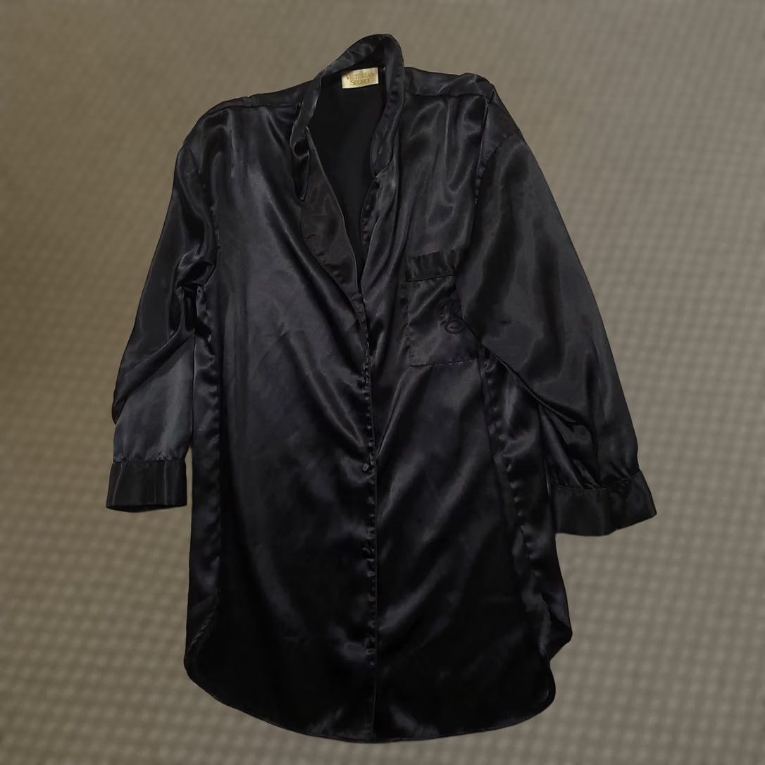 Victoria's Secret VINTAGE Victoria's Secret Sleep Shirt Black Pajama Top Size Medium Shirt Womens 3/4 Sleeve Collared Button Logo Polyester Lightweight Size M / US 6-8 / IT 42-44 - 1 Thumbnail