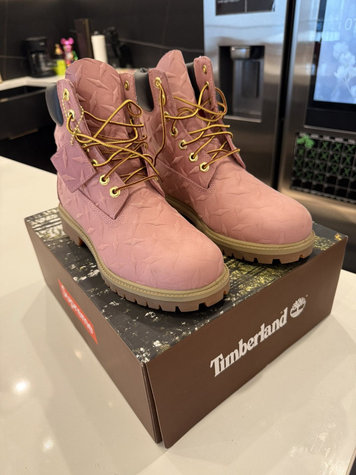 Supreme × Timberland Supreme Timberland 6” Pink Diamond Plate Size US 9 / EU 42 - 5 Thumbnail