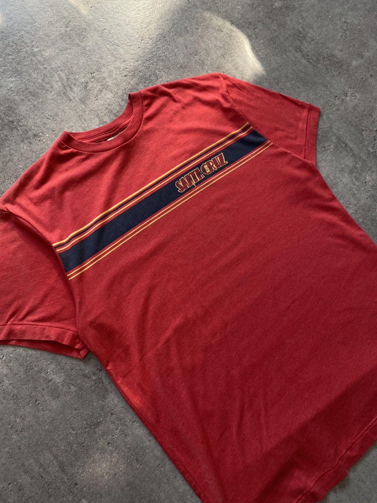 Vintage Vintage 90’s Santa Cruz Skateboarding Red Tee Made In Usa Size US L / EU 52-54 / 3 - 3 Thumbnail