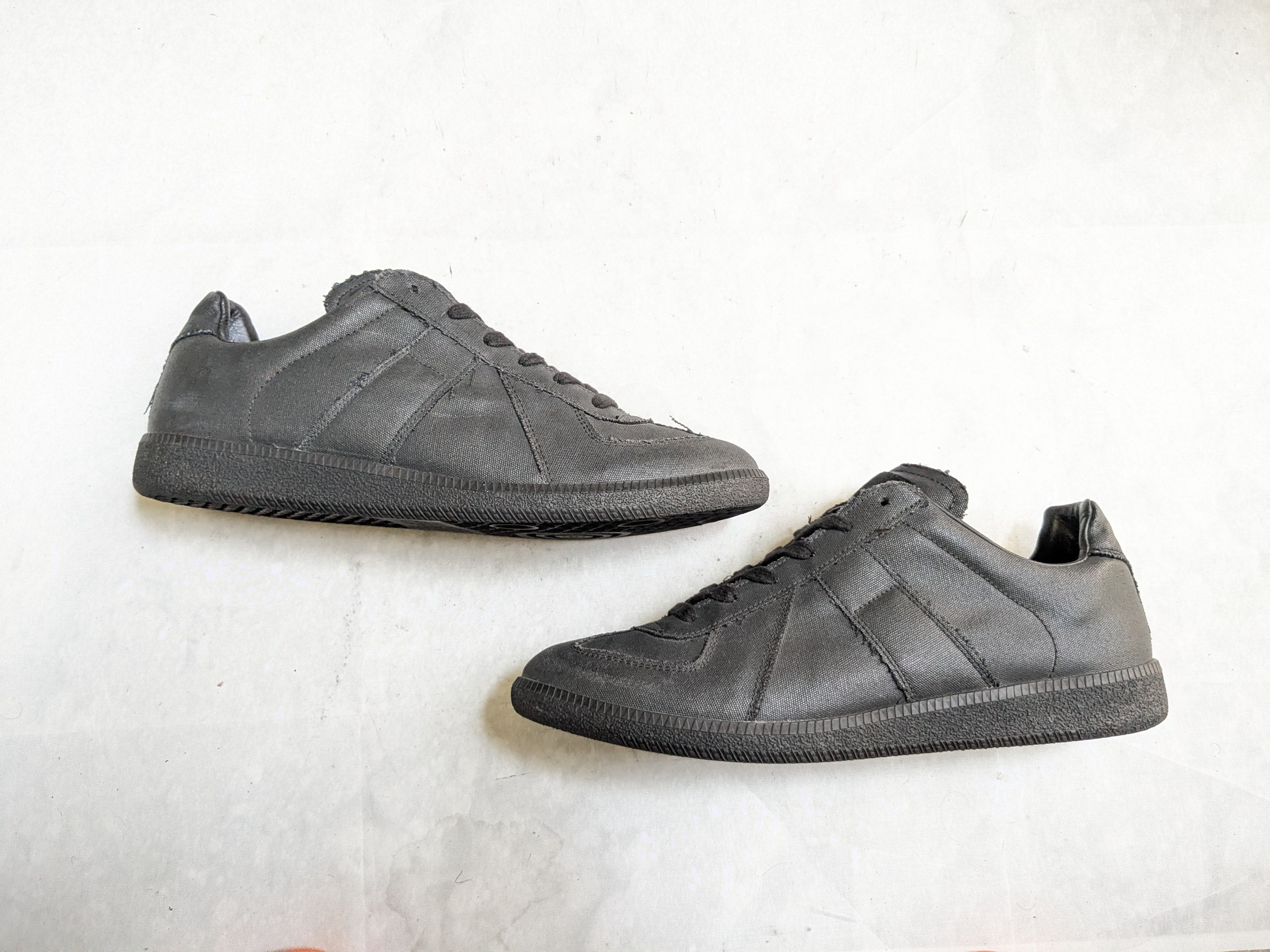Maison Margiela Maison Margiela GAT Replica Black 10 43 Canvas Low Size US 10 / EU 43 - 1 Thumbnail