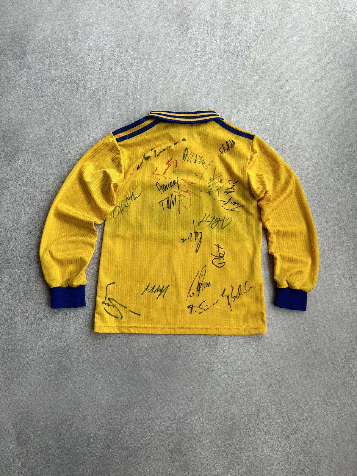 Vintage Vintage Eintracht Braunschweig 1998-99 Home Football Kit Size US XS / EU 42 / 0 - 10 Thumbnail