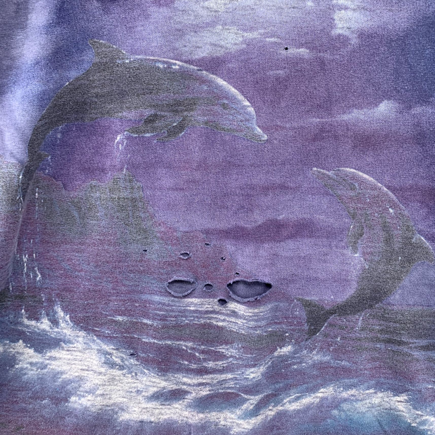 VINTAGE The Mountain Dolphin AOP Shirt Mens Large Purple Cotton Knit Short Sleeve Crew Neck T-Shirt USA Animals Outdoor Regular 90s Mens