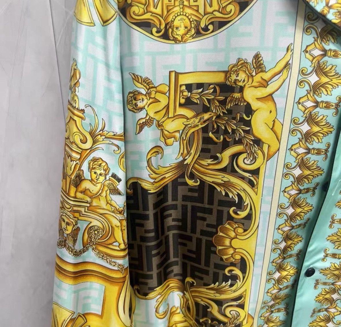 Versace Versace Mulberry silk shirt Size US S / EU 44-46 / 1 - 2 Thumbnail