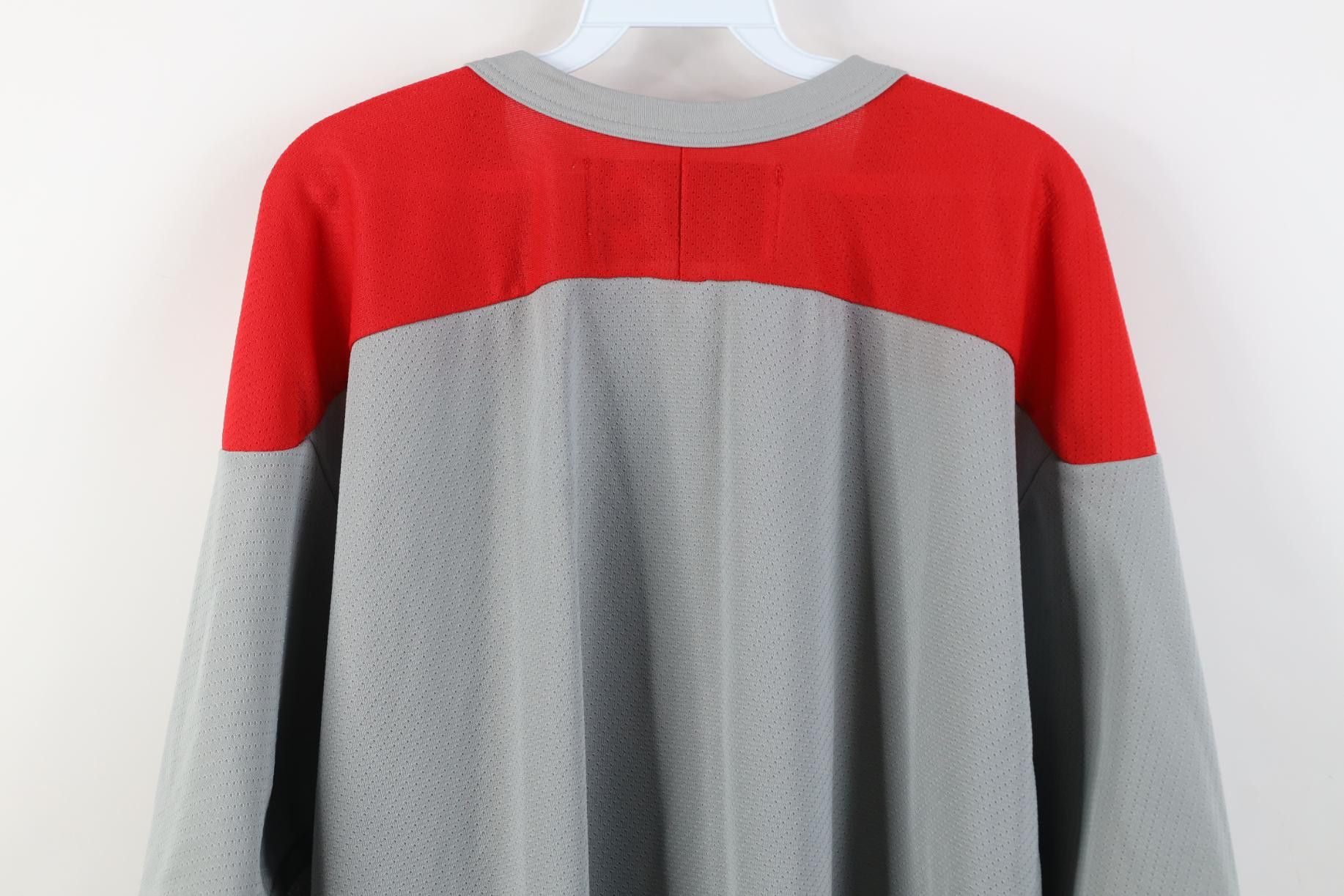 Vintage Vintage 90s CCM Detroit Red Wings Hockey Jersey Gray Mesh Size US L / EU 52-54 / 3 - 16 Thumbnail