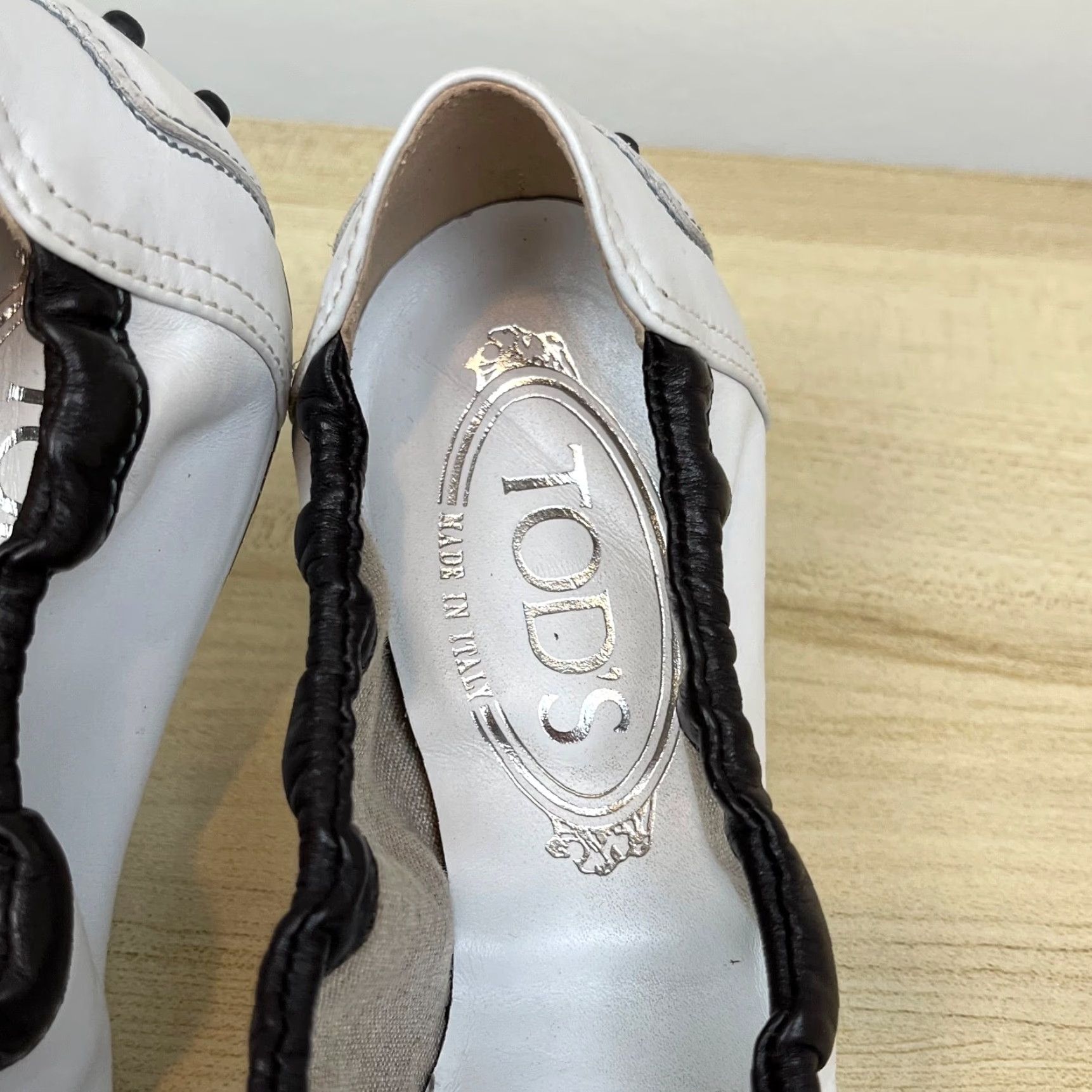 Vintage Tod's Women Flat Leather Slip-On US 9 EU 39 White Foldable Career Dress Shoes 90s Designer Womens Size ONE SIZE - 7 Thumbnail