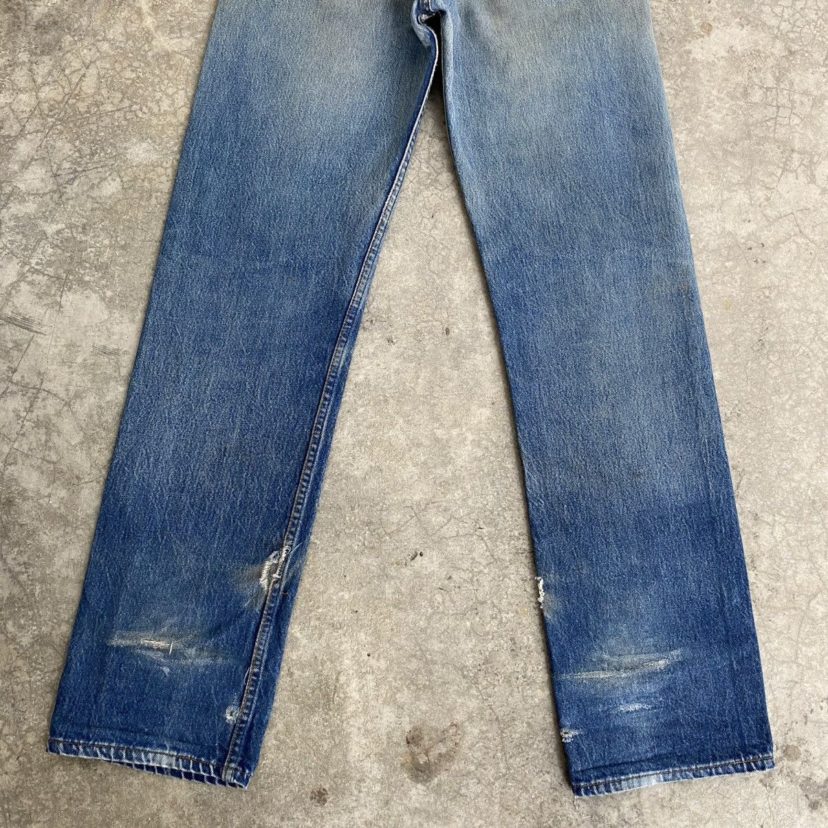 Levi's Vintage 90’s Levis 501 Faded Blue Distressed Denim Jeans Size US 32 / EU 48 - 11 Thumbnail