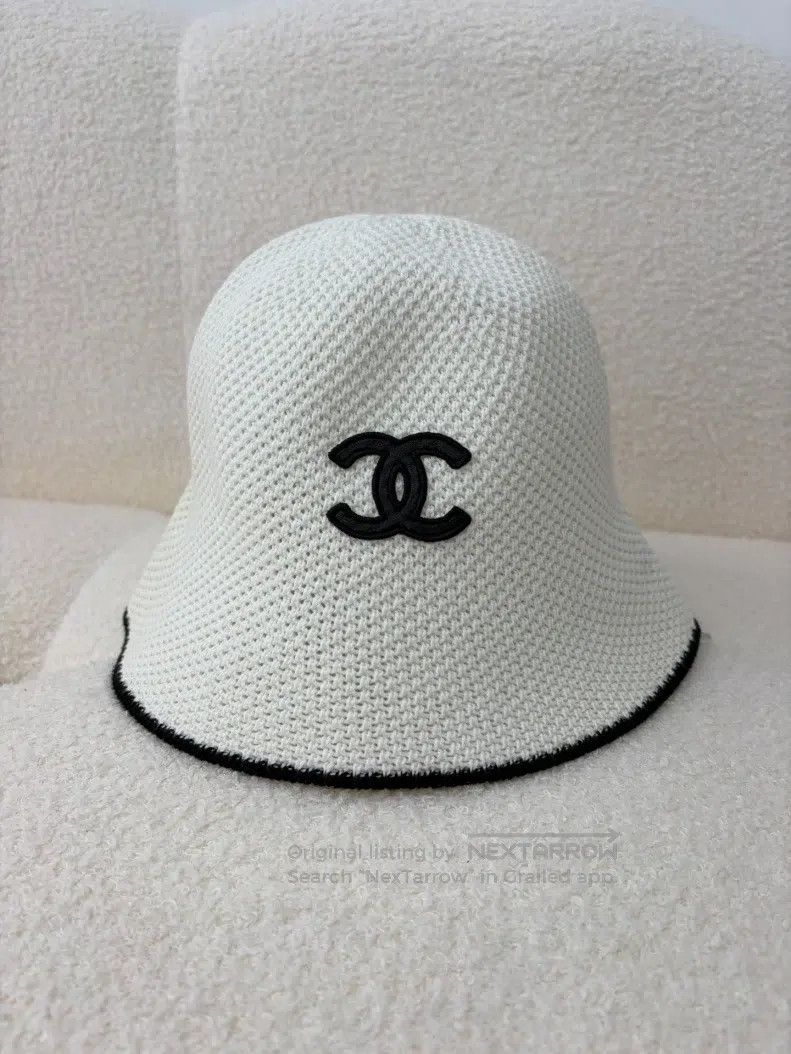 Chanel Chanel White potted hat fisherman's hat Size ONE SIZE - 1 Thumbnail