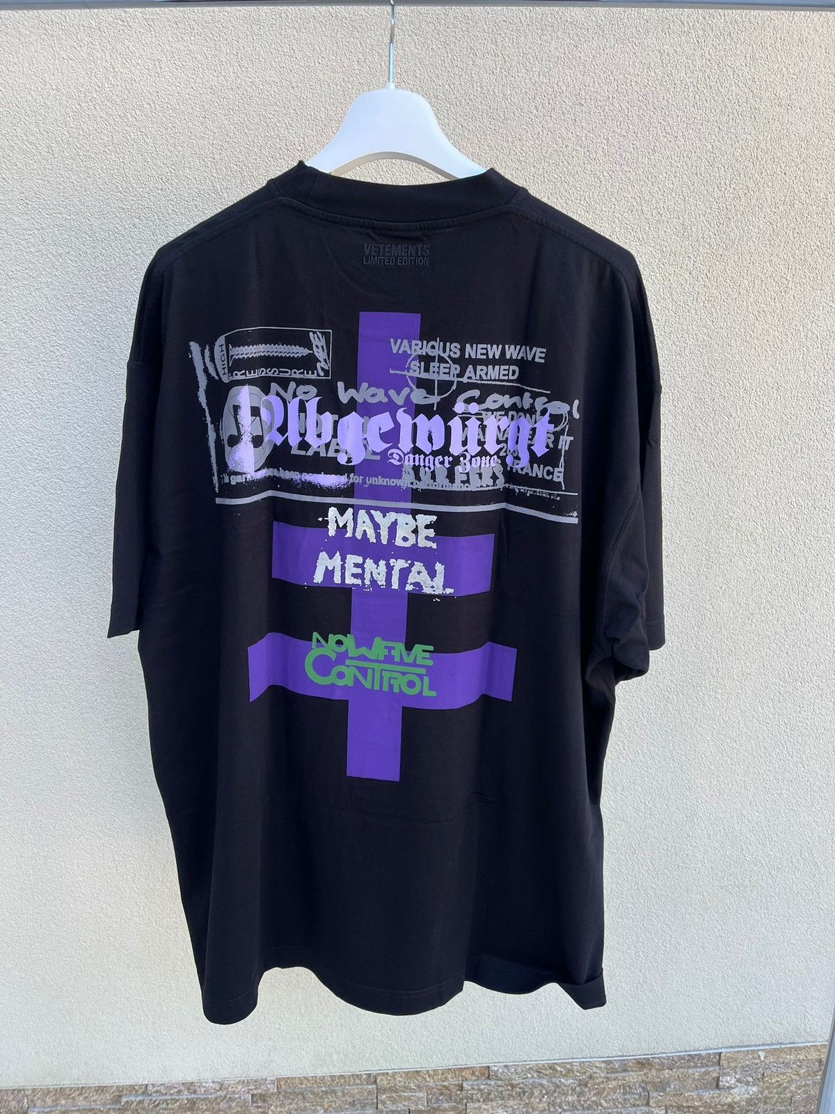 Vetements Maybe Mental T-Shirt in Black Size US XL / EU 56 / 4 - 16 Thumbnail