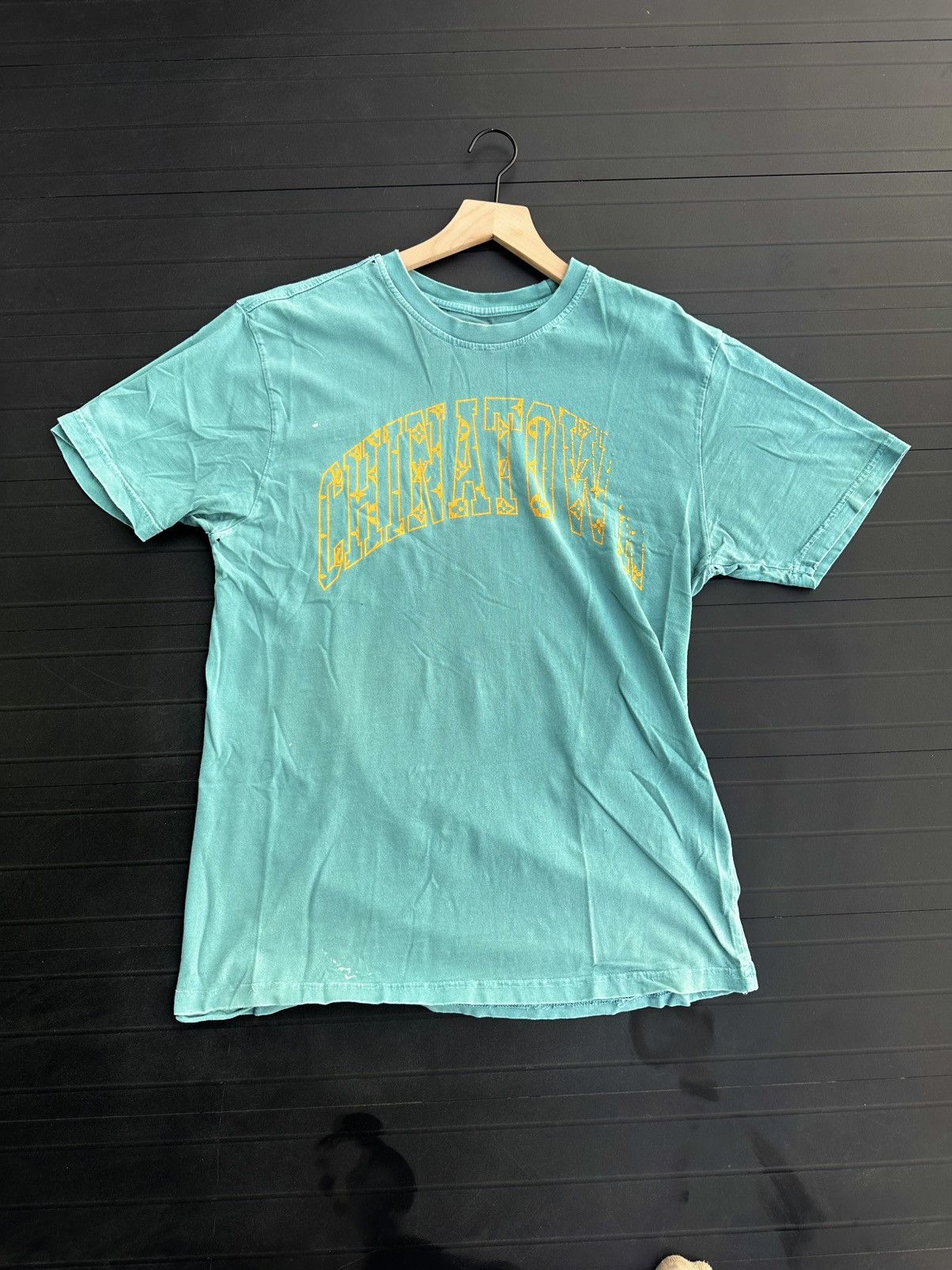Market Faded Louis Vuitton Arc Loco Chinatown T-shirt Size US L / EU 52-54 / 3 - 1 Thumbnail