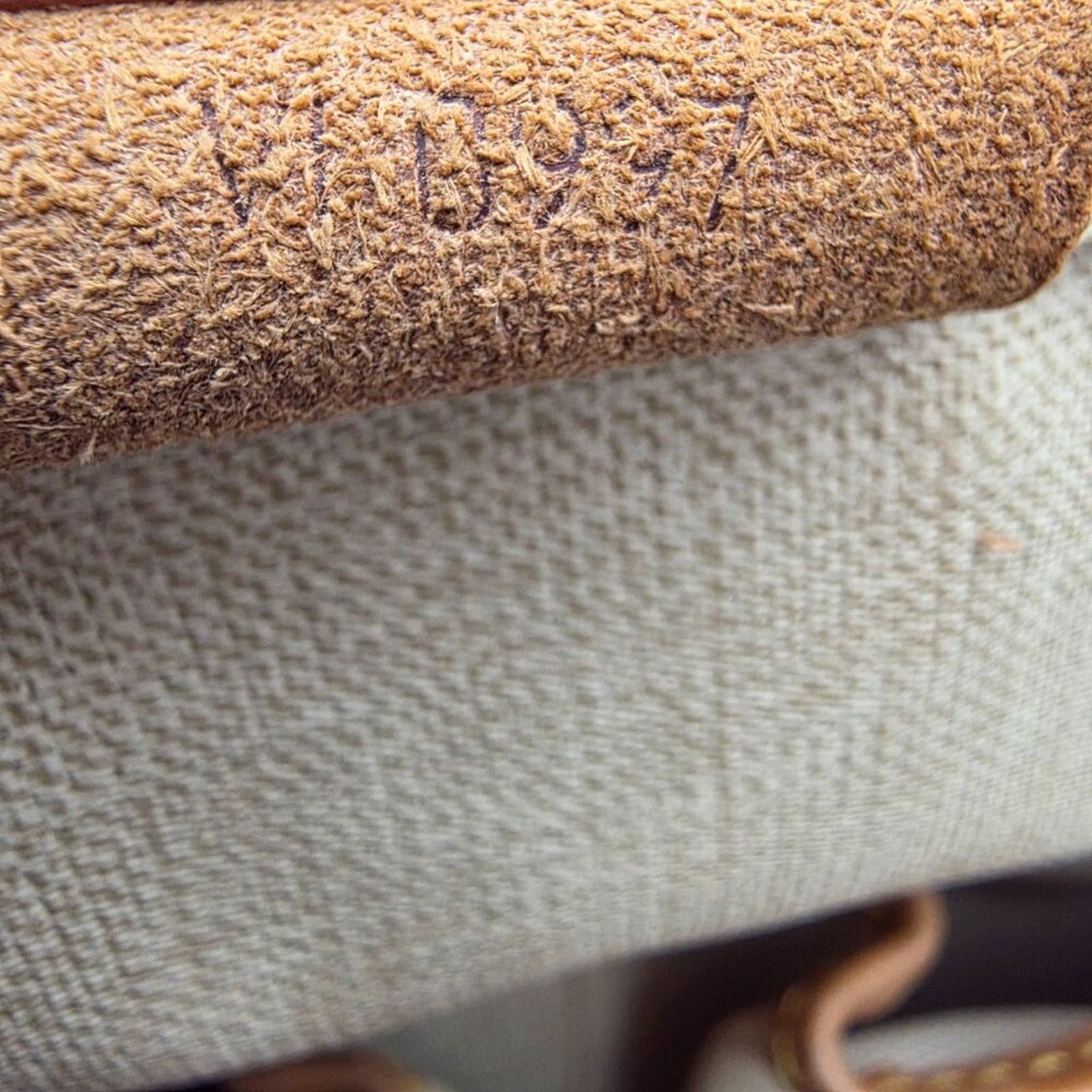 Louis Vuitton Vintage Louis Vuitton Deauville Size ONE SIZE - 9 Thumbnail