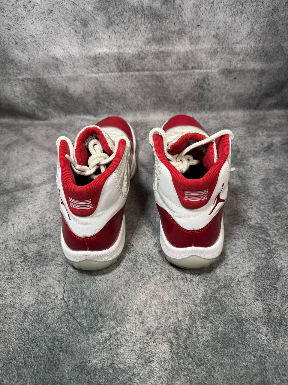 Jordan Brand Size 10 | Jordan 11 Cherry No Box | Pre-Owned Size US 10 / EU 43 - 3 Thumbnail