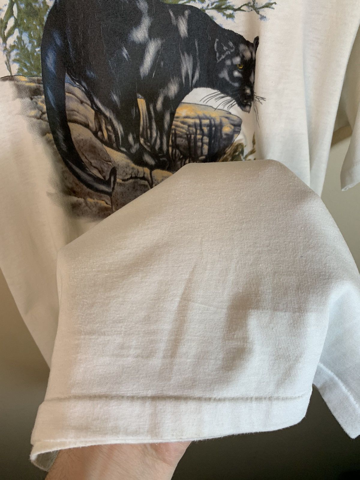 Vintage *RARE* Vintage 1990 3D Emblem Down To Earth Panther T-Shirt Size US XL / EU 56 / 4 - 4 Thumbnail