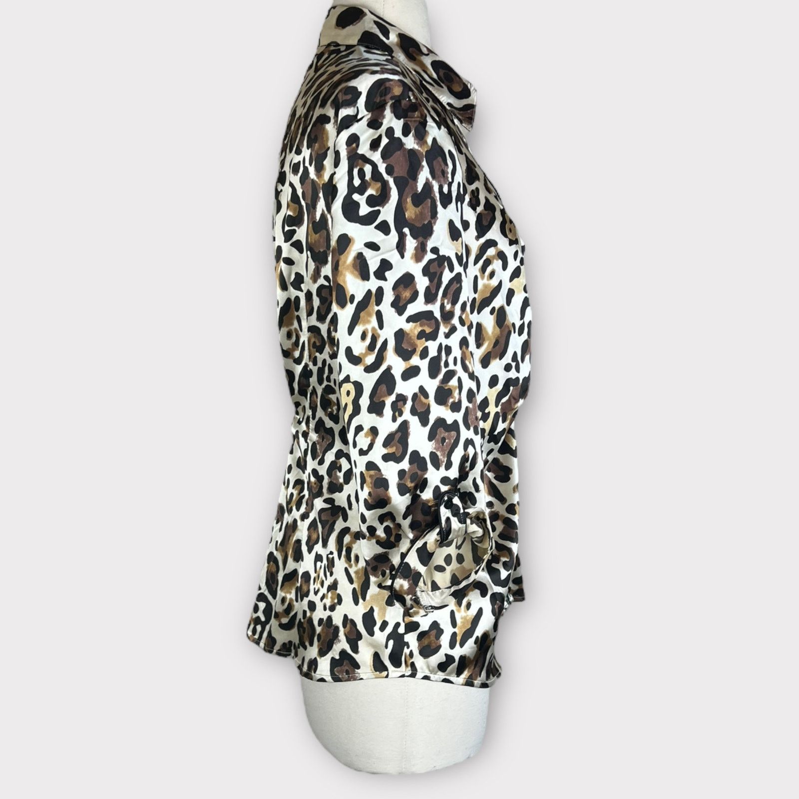 Nordstrom Violet & Claire NYC | Leopard Zipper Roll Tab Sleeve Top Size M / US 6-8 / IT 42-44 - 2 Thumbnail