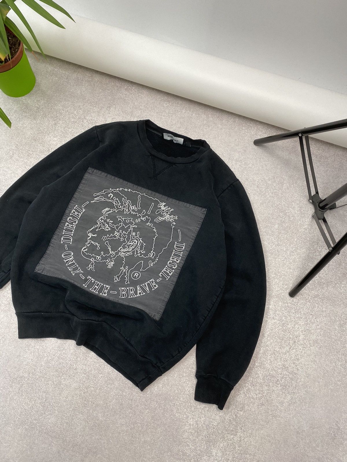 Diesel Vintage Diesel distressed Y2K square logo sweatshirt Size US S / EU 44-46 / 1 - 3 Thumbnail