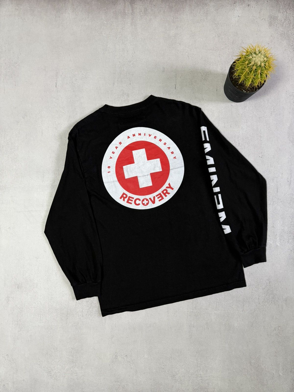 Eminem EMINEM 10 YEAR ANNIVERSARY RECOVERY LONG SLEEVE SHIRT BLACK Size US M / EU 48-50 / 2 - 6 Thumbnail