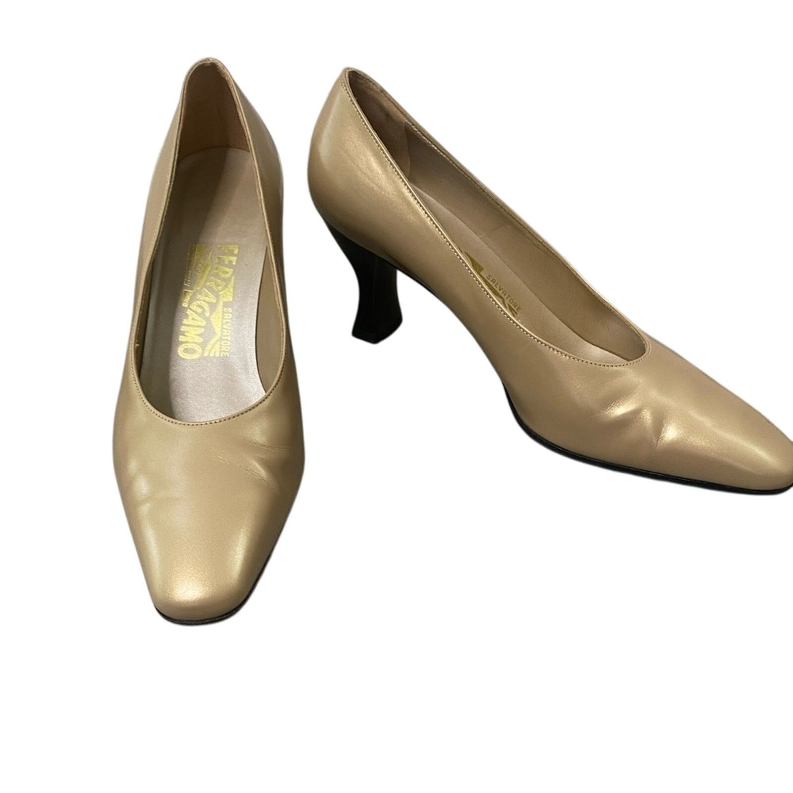 Salvatore Ferragamo Vintage Salvatore Ferragamo Beige Heels Pumps Size 7.5 Size US 7.5 / IT 37.5 - 13 Thumbnail