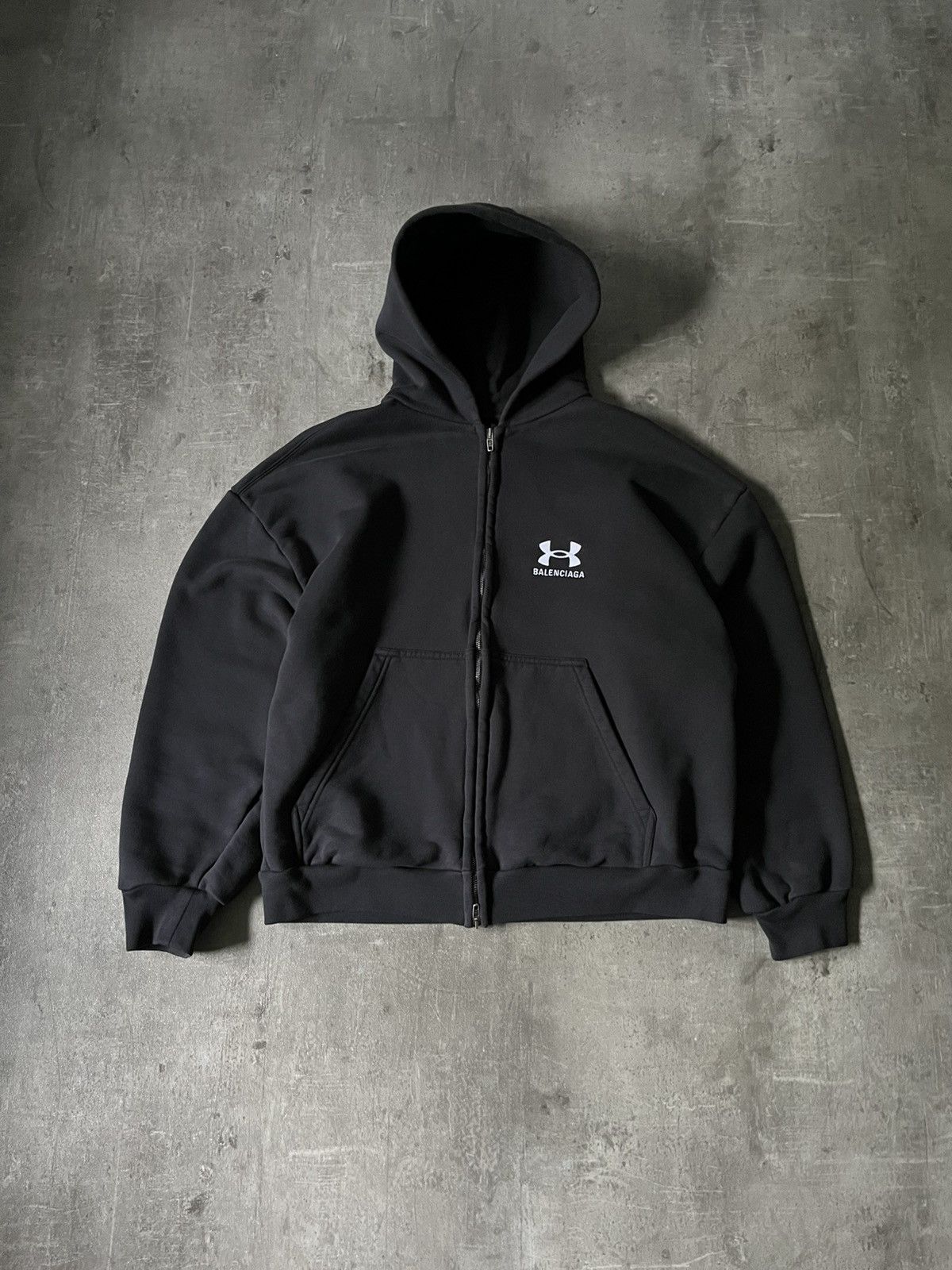 BALENCIAGA×UNDER ARMOUR ジップアップフーディー Balenciaga Under Armour Zip-Up Hoodie Regular Fit | Saks
