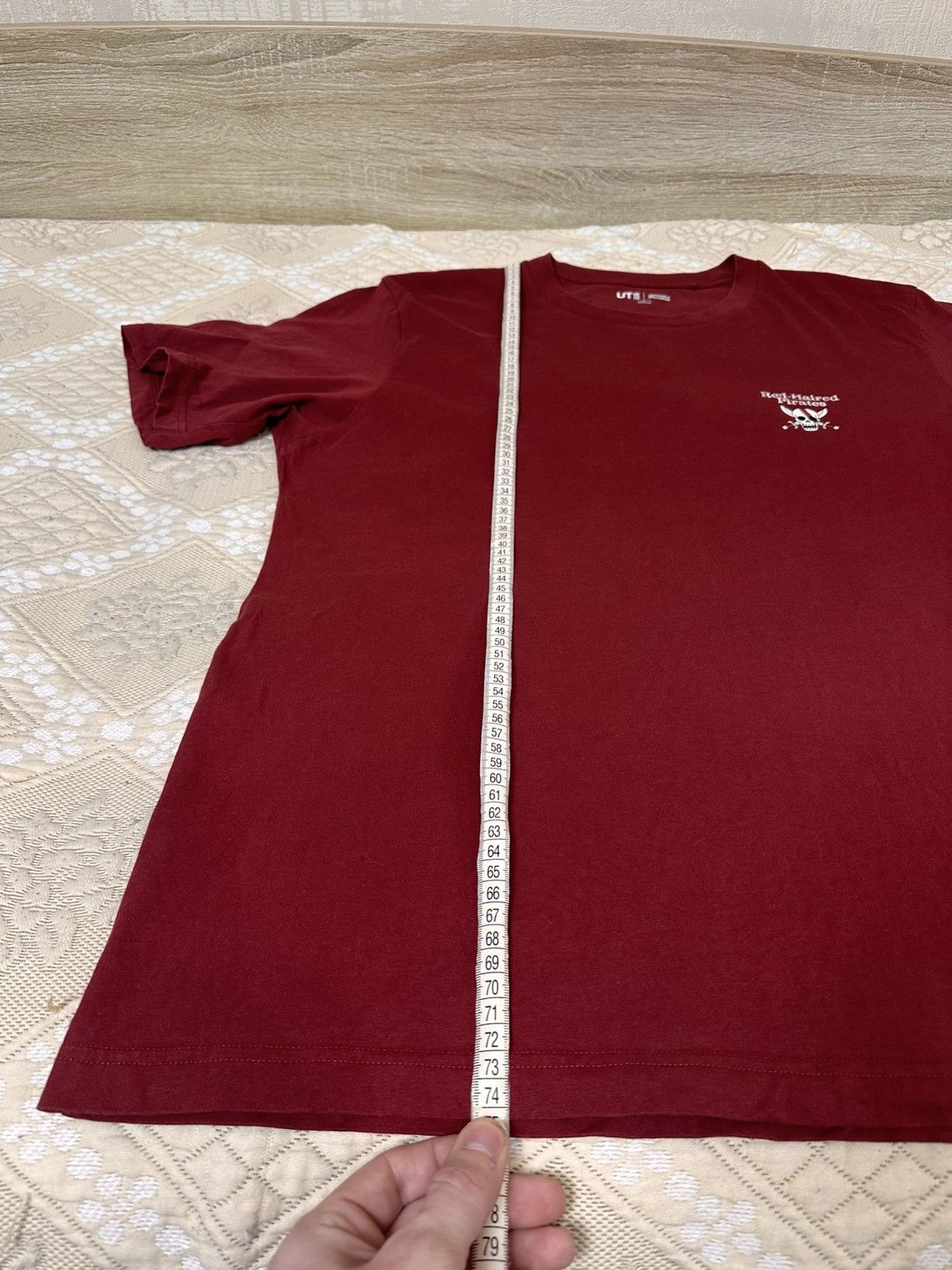 Japanese Brand 🔥 Red Haired Pirates Shanks One Piece Red Film Uniqlo Shirt Size US L / EU 52-54 / 3 - 11 Thumbnail