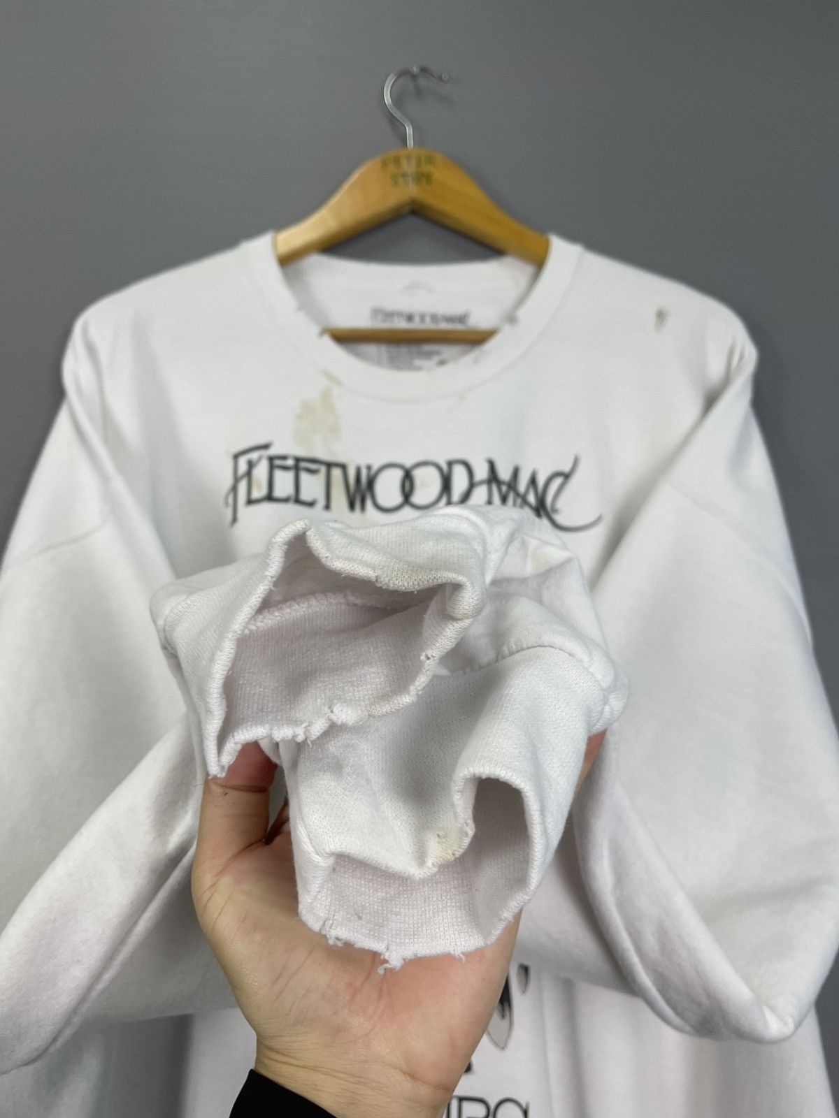 Band Tees Vintage Rock Band Fleetwood Mac Sweatshirt Size US M / EU 48-50 / 2 - 11 Thumbnail
