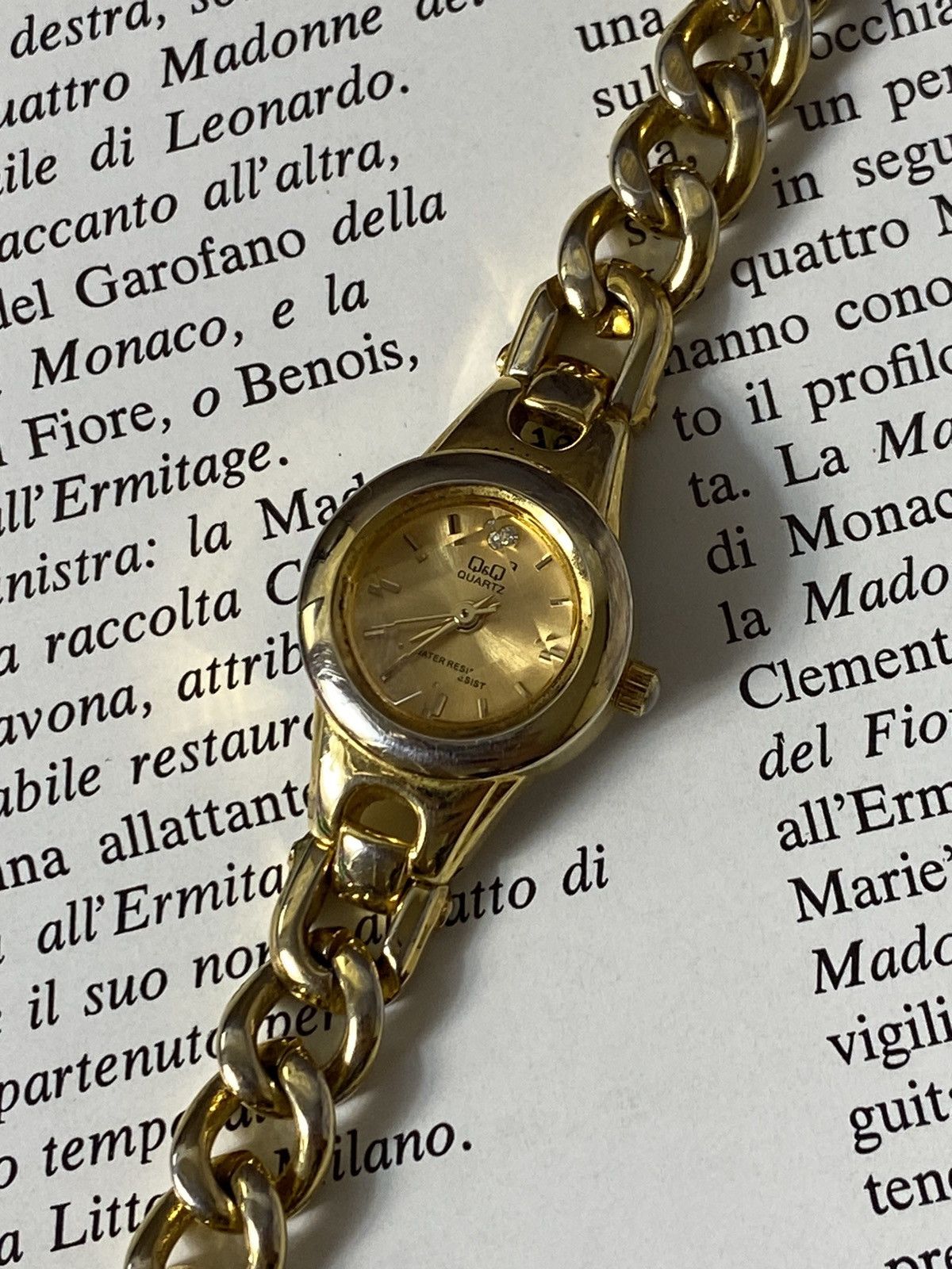 Japanese Brand Q&Q Quartz Watch. Gold Tone, Chain Bracelet. Size ONE SIZE - 4 Thumbnail