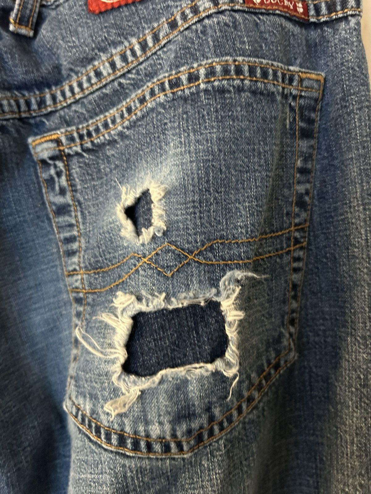 Lucky Brand Jeans: lucky brand red label distressed sz 32 sz 6 md in us Size 32" / US 10 / IT 46 - 10 Thumbnail