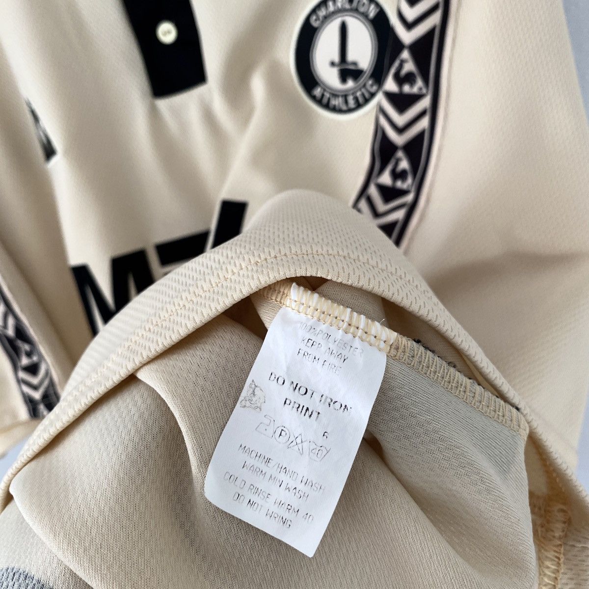 Le Coq Sportif × Vintage 1998 2000 Charlton Athletic Le coq Sportif Soccer Jersey Tee Size US L / EU 52-54 / 3 - 6 Thumbnail