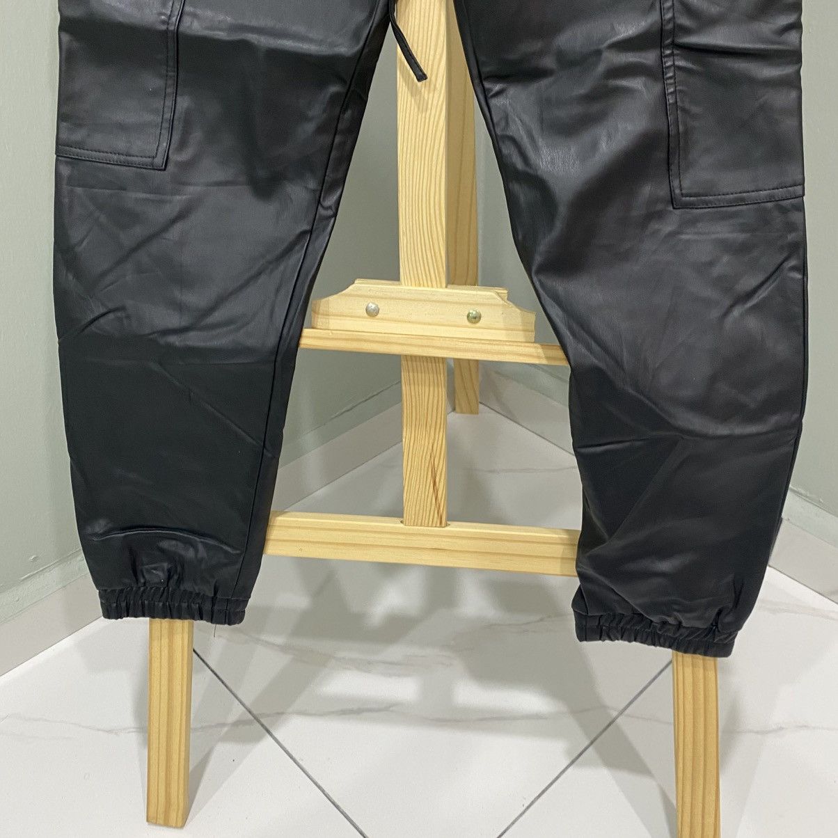 Zara Zara Faux Leather Cargo Crop Leg Pants Size US 28 / EU 44 - 5 Thumbnail