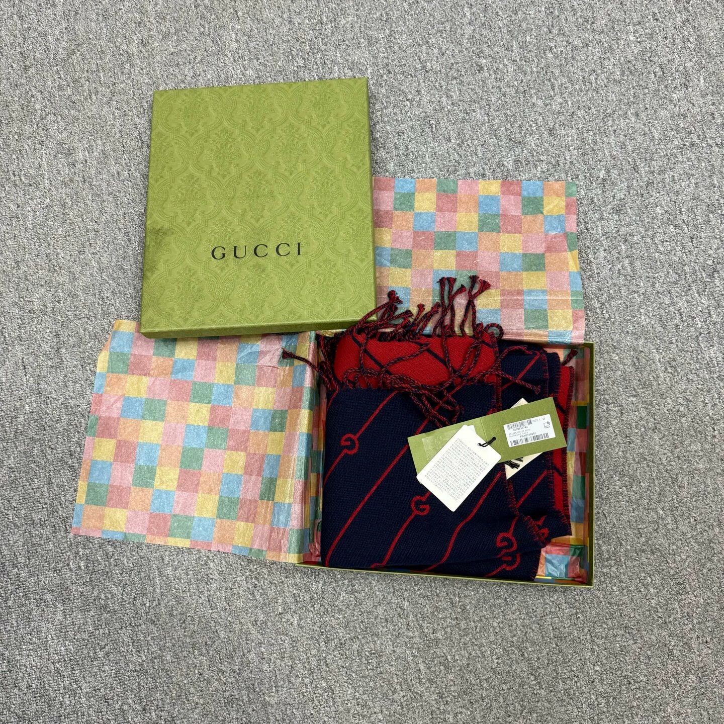 Gucci Gucci red blue reversible fringe scarf unused with tags Size ONE SIZE - 1 Thumbnail