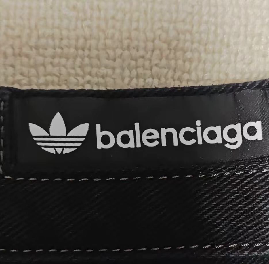 Balenciaga Balenciaga X Adidas New York Stock Exchange S 2412-Nextarrow Size 24" / US 00 / IT 34 - 3 Thumbnail
