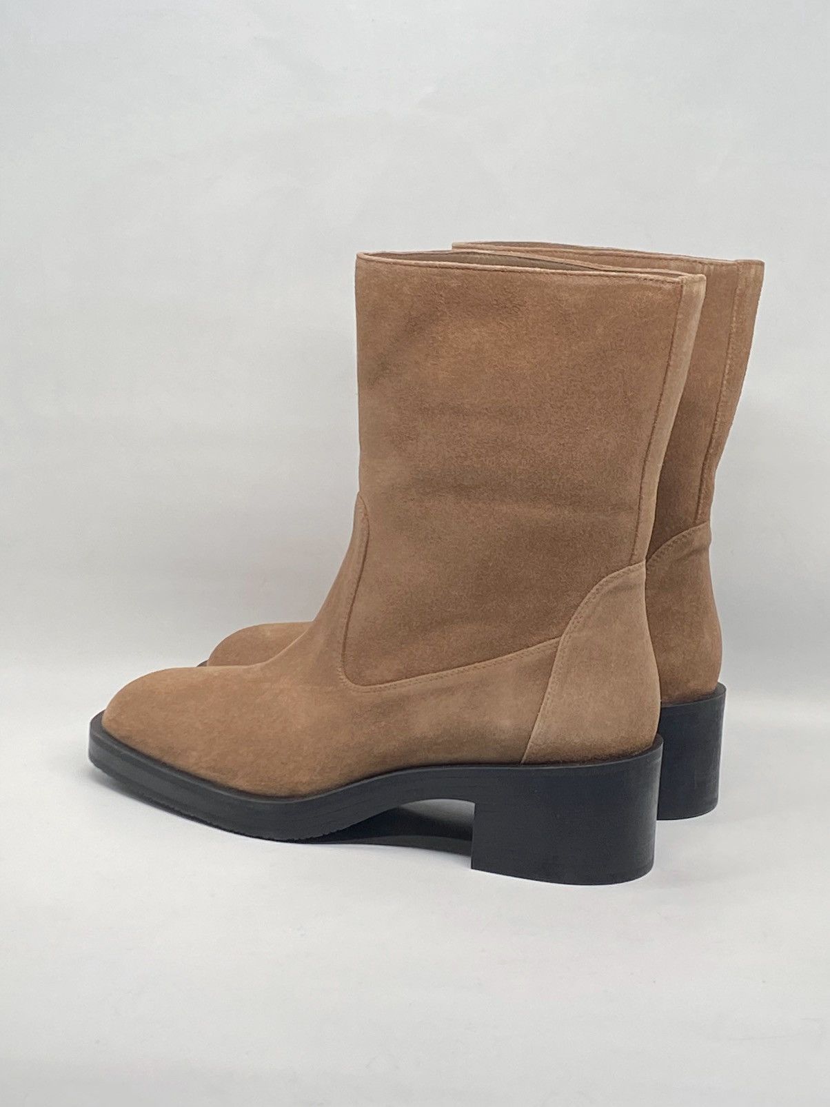 Stuart Weitzman Stuart Weitzman Kaia 40MM Sport Suede Booties size 9 Size US 9 / IT 39 - 5 Thumbnail