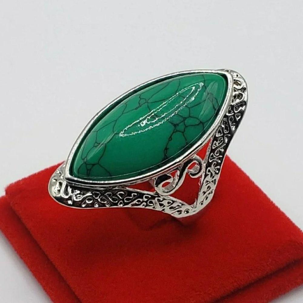Designer Natural Green 27mm Stone Hollow Antique Silver Ring - Size 7 Size ONE SIZE - 3 Thumbnail