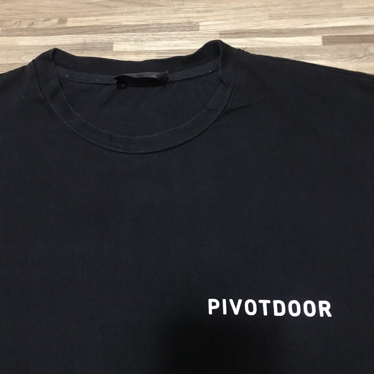 PIVOT DOOR BASE IN TOKYO SHIBUYA PRODUCT PD0000 RARE TEE