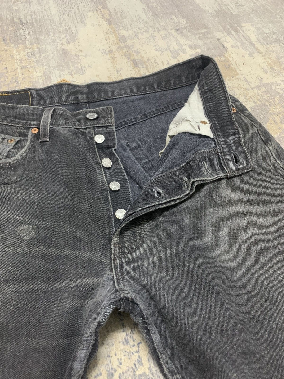 Levi's Vintage Levis 501 Levis Super Black Faded Jeans W32 Size US 32 / EU 48 - 5 Thumbnail