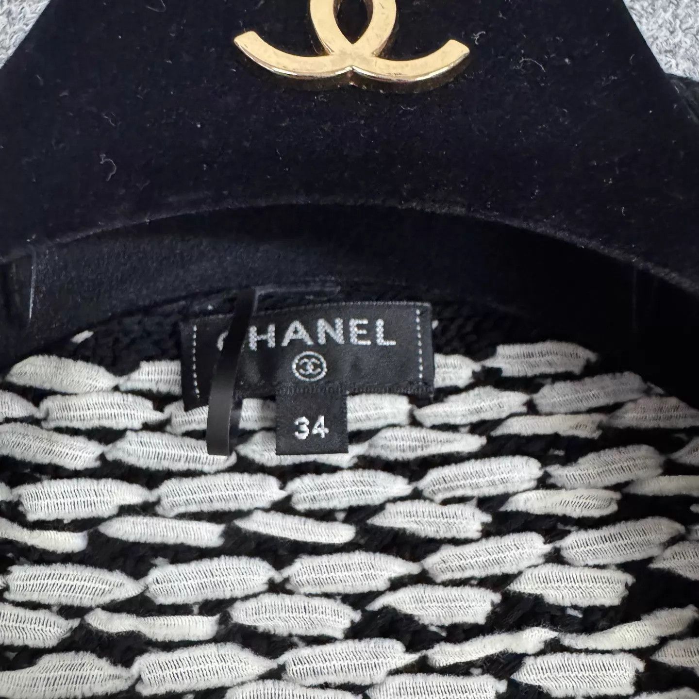 Chanel Chanel Women's B&W Wave V-Neck Belted Cardigan 34 Size XS / US 0-2 / IT 36-38 - 5 Thumbnail
