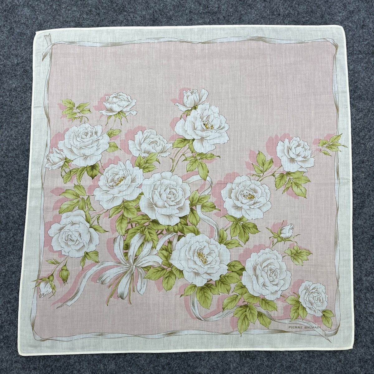 Pierre Balmain Pierre Balmain Handkerchief / Bandana / Neckerchief B1045 Size ONE SIZE - 1 Thumbnail