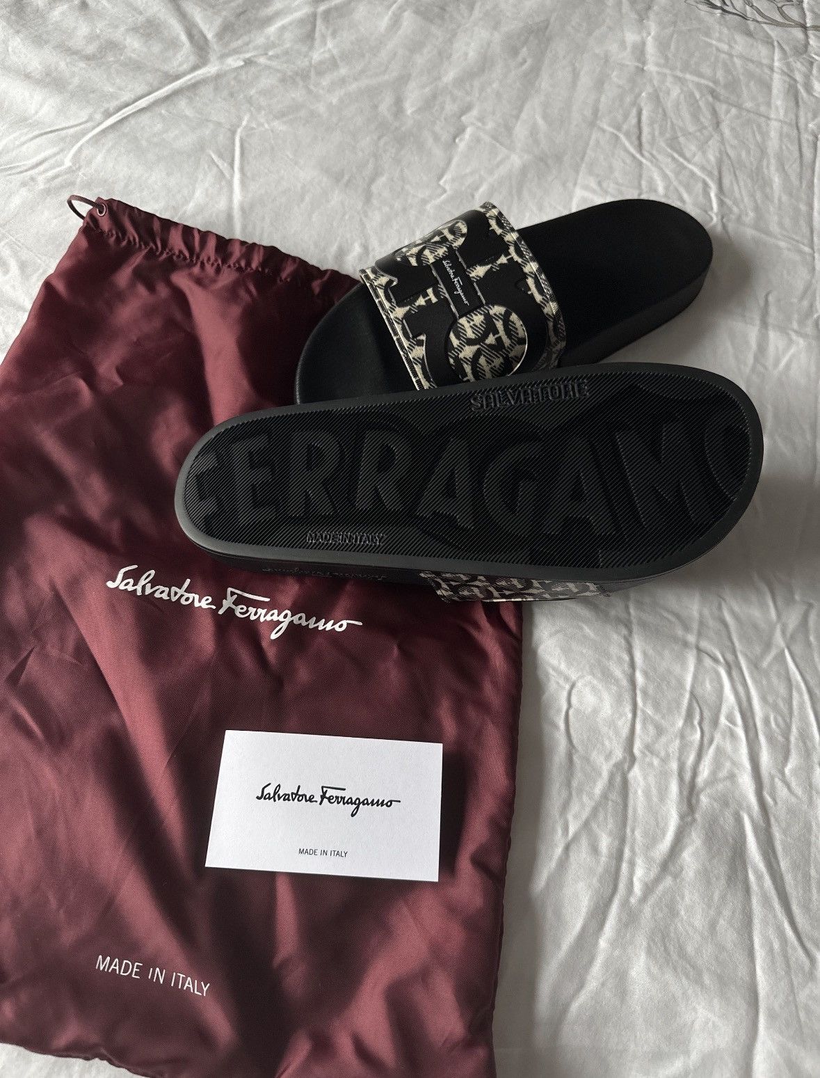 Salvatore Ferragamo Ferragamo Slides Size US 7 / EU 40 - 2 Thumbnail