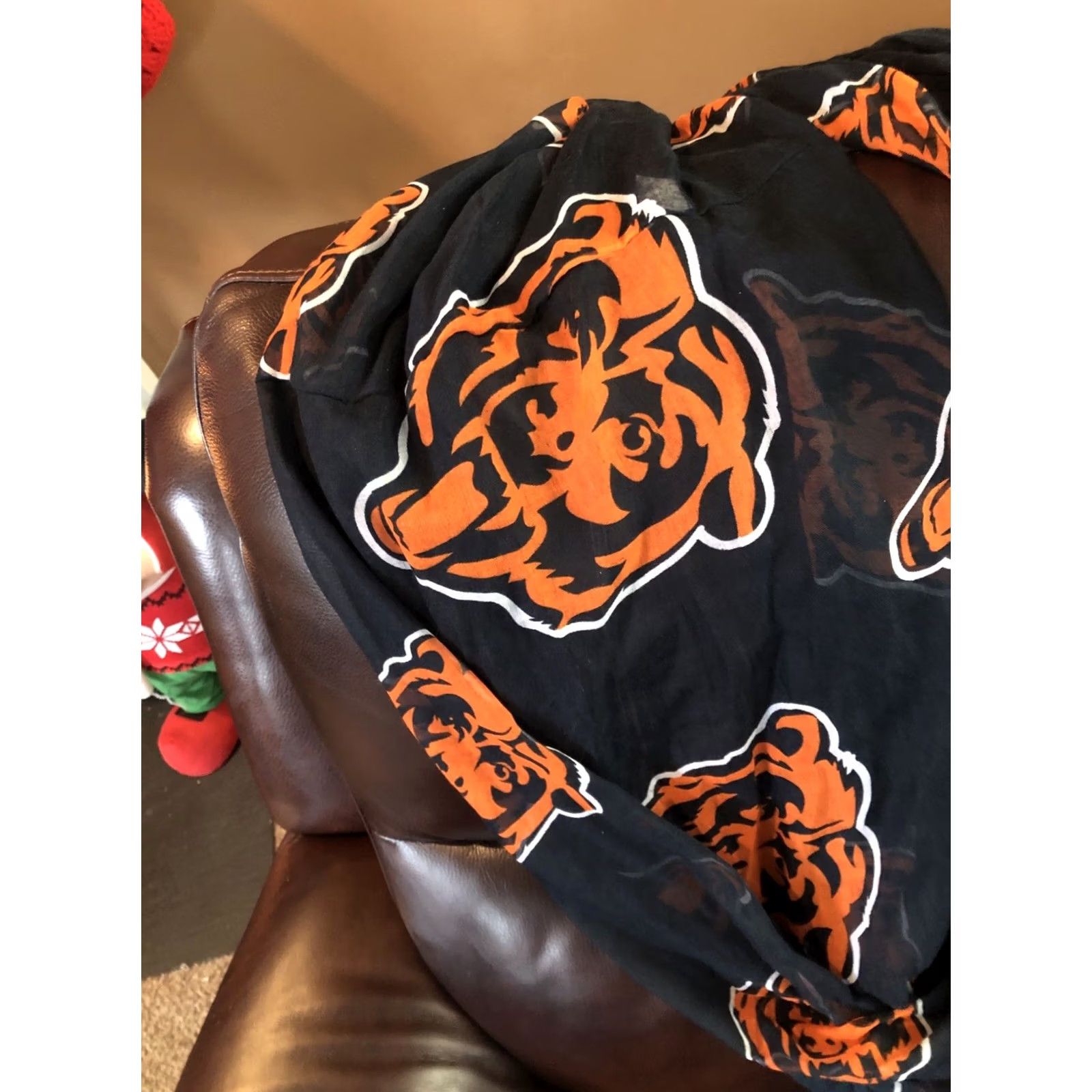 Logo 7 VINTAGE? (No) Chicago Bears Infinity Scarf Women Navy Blue Forever Collectibles BEAR logo Sports Scarf Womens Fall Winter Bears Style Infinity Pattern Size ONE SIZE - 3 Thumbnail