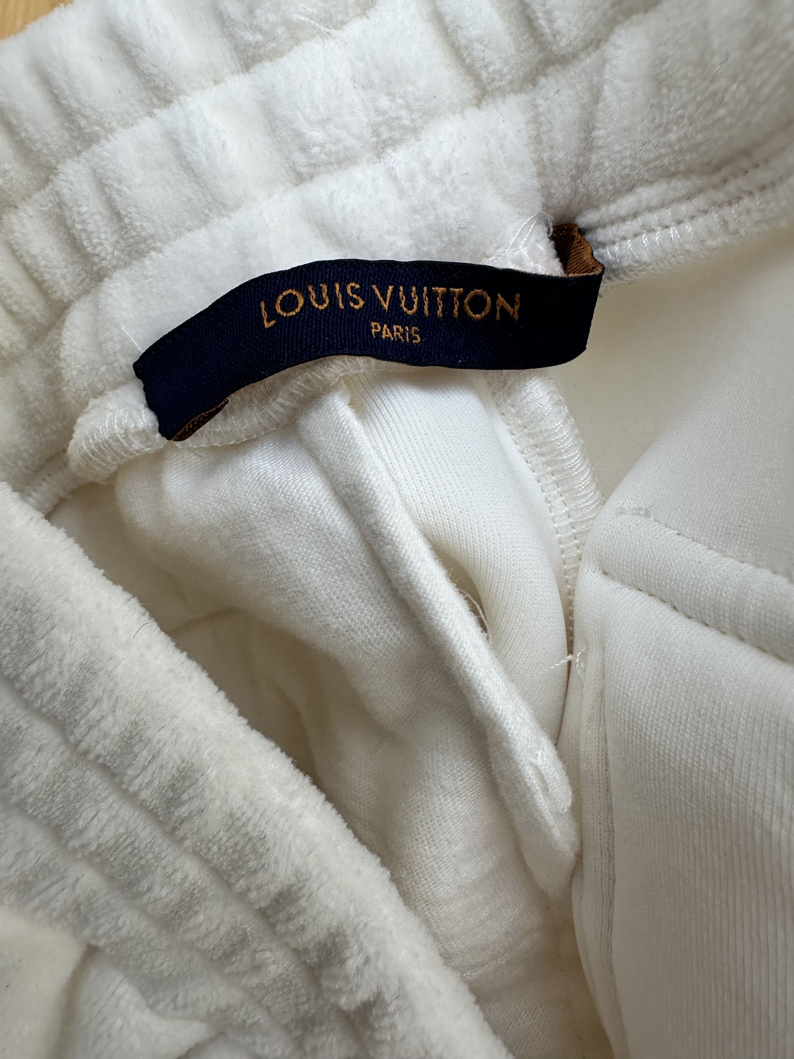 Louis Vuitton LOUIS VUITTON velour white cargo sweatpants by Virgil Abloom Size US 30 / EU 46 - 8 Thumbnail