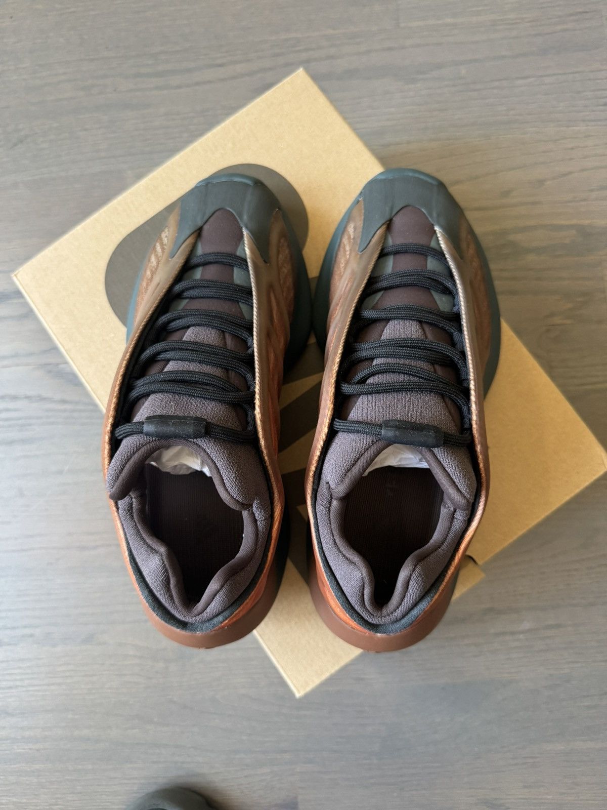 Adidas × Yeezy Adidas Yeezy 700 V3 Copper Fade sz 6Y Size US 6 / EU 39 - 4 Thumbnail