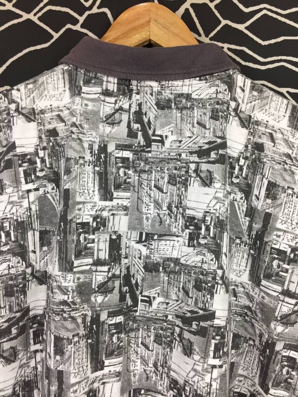 Airwalk Vtg 00s Airwalk Cityscape All Over Print Skate Polo Shirt Size US XL / EU 56 / 4 - 7 Thumbnail