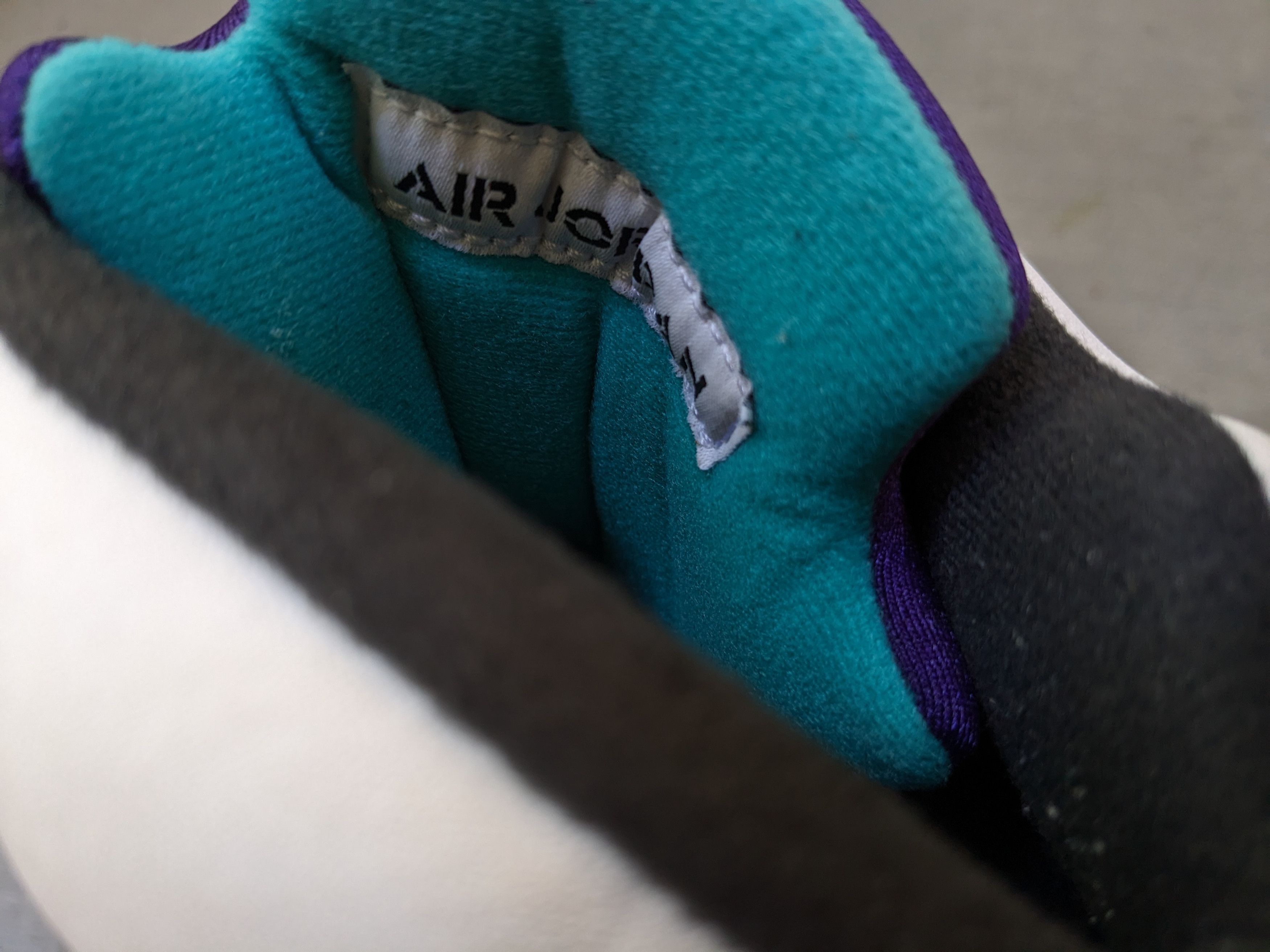 Jordan Brand Nike Air Jordan 5 Retro Grape 2013 White Purple 136027-108 Size US 9.5 / EU 42-43 - 4 Thumbnail